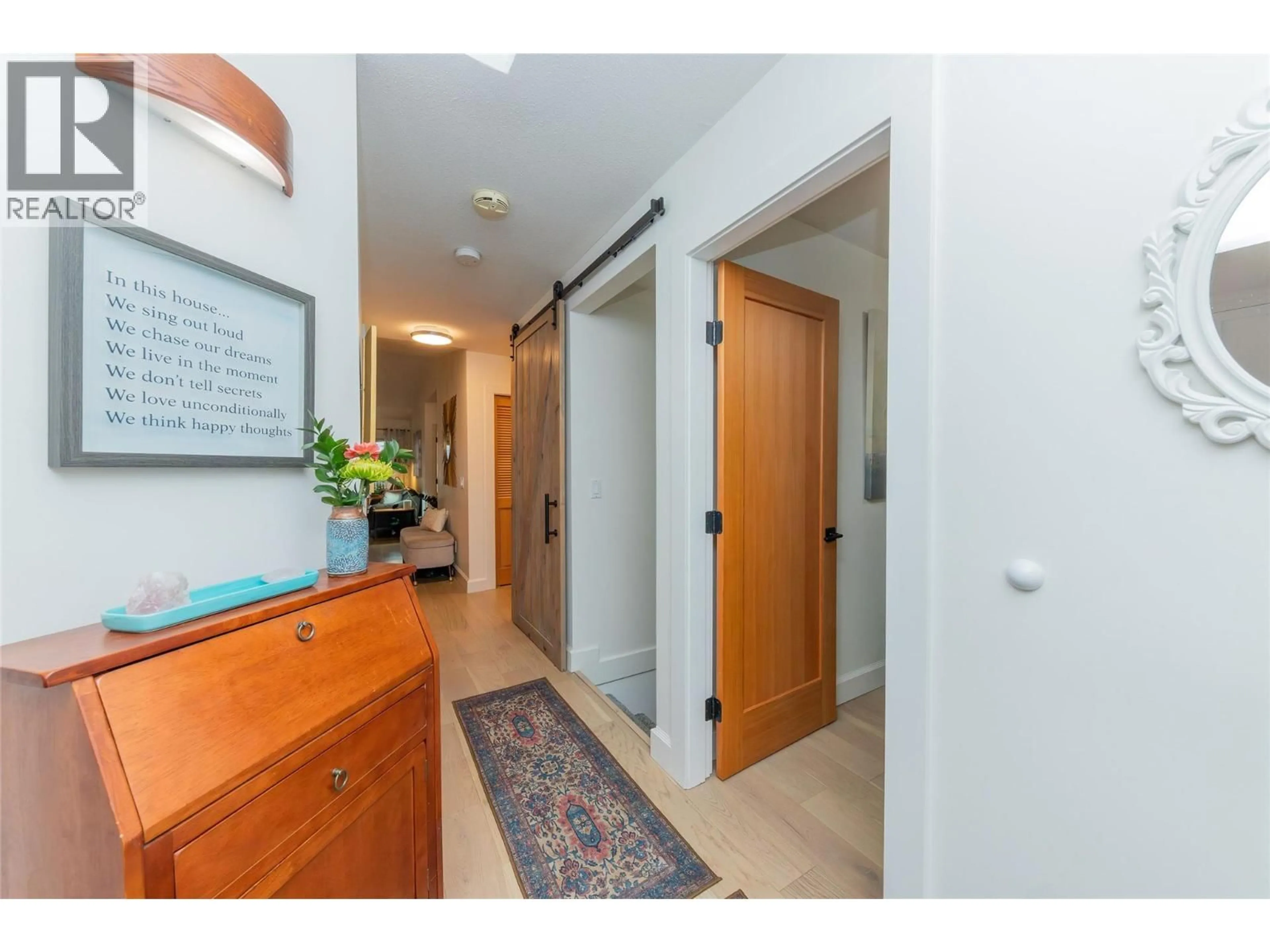 Indoor entryway for 9 - 1975 CURLEW ROAD, Kamloops British Columbia V2C4H9