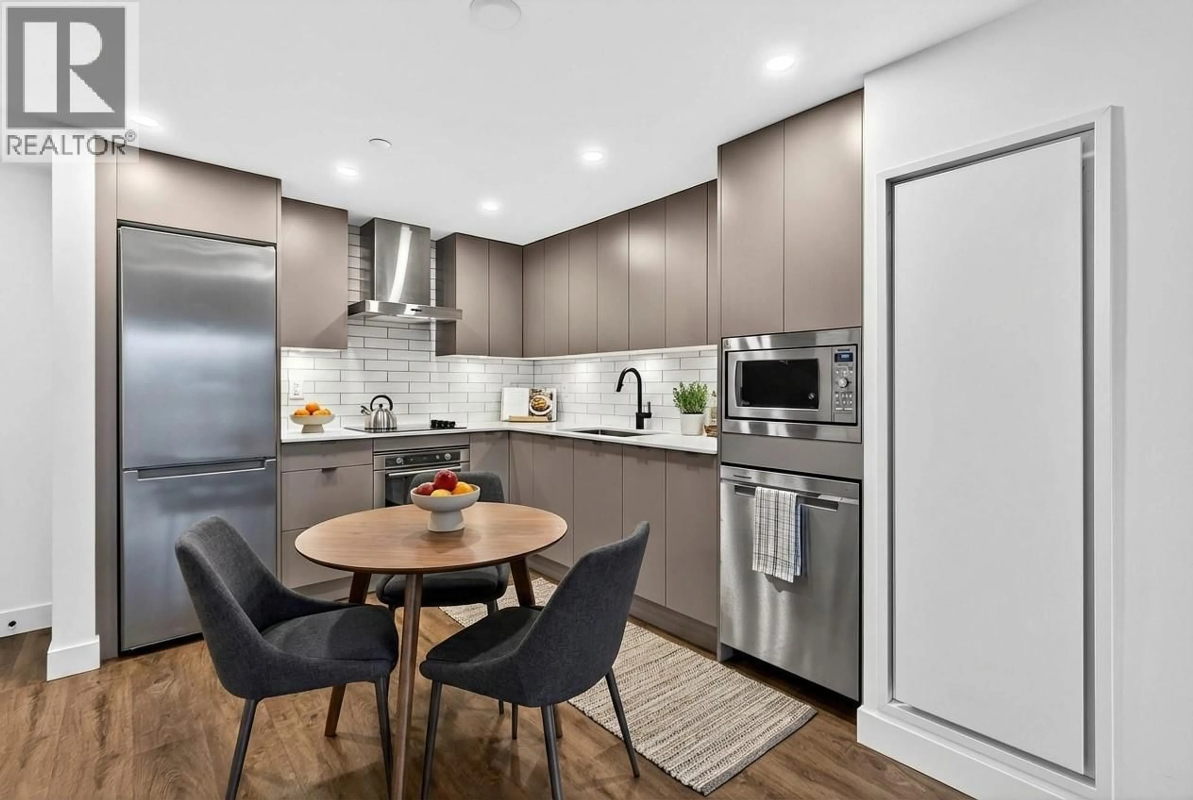 Open concept kitchen, unknown for 1301 - 1471 ST PAUL STREET, Kelowna British Columbia V1Y2E6