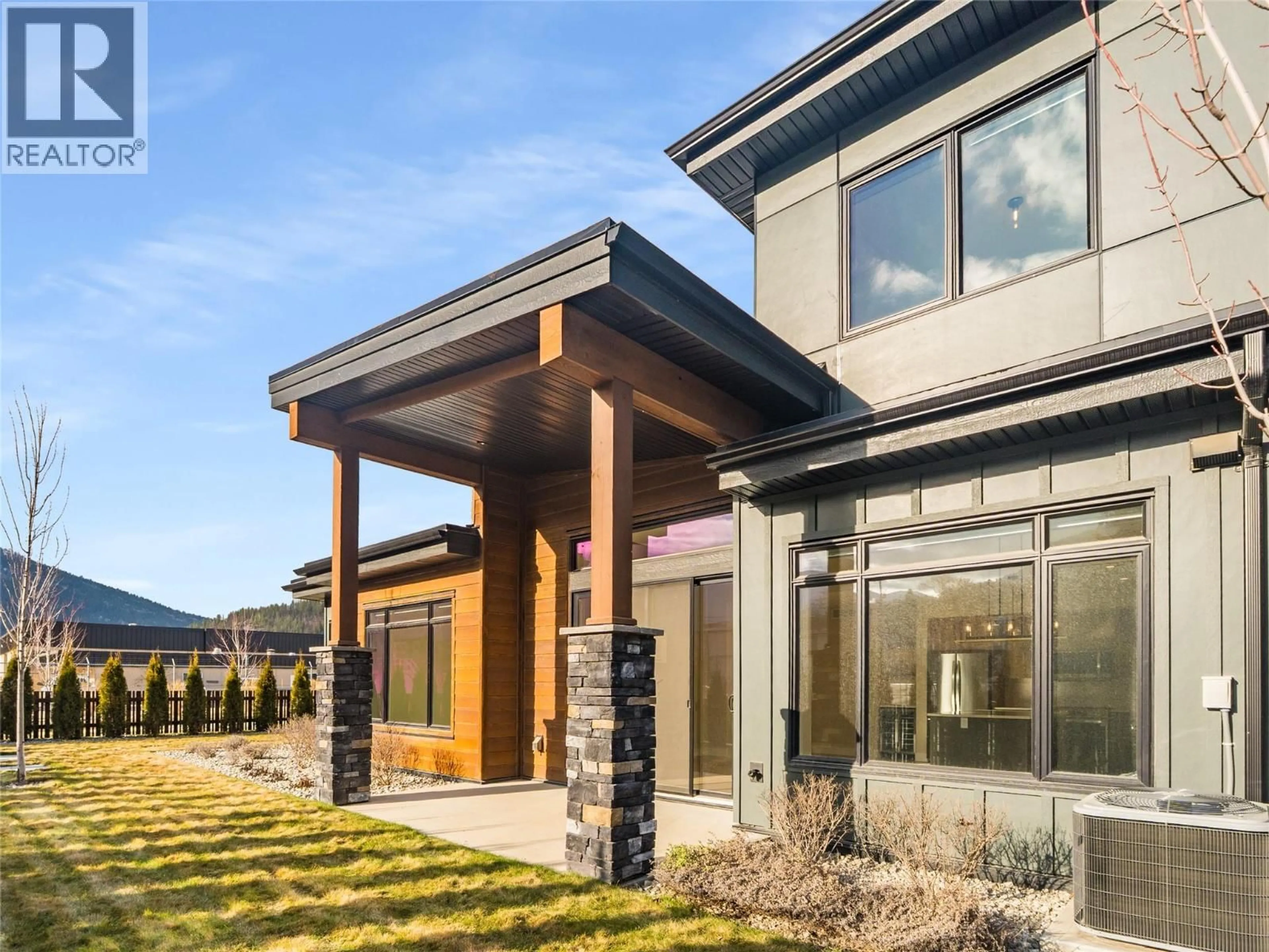 Home with brick exterior material, unknown for 401 - 910 LAKESIDE DRIVE, Nelson British Columbia V1L0C6