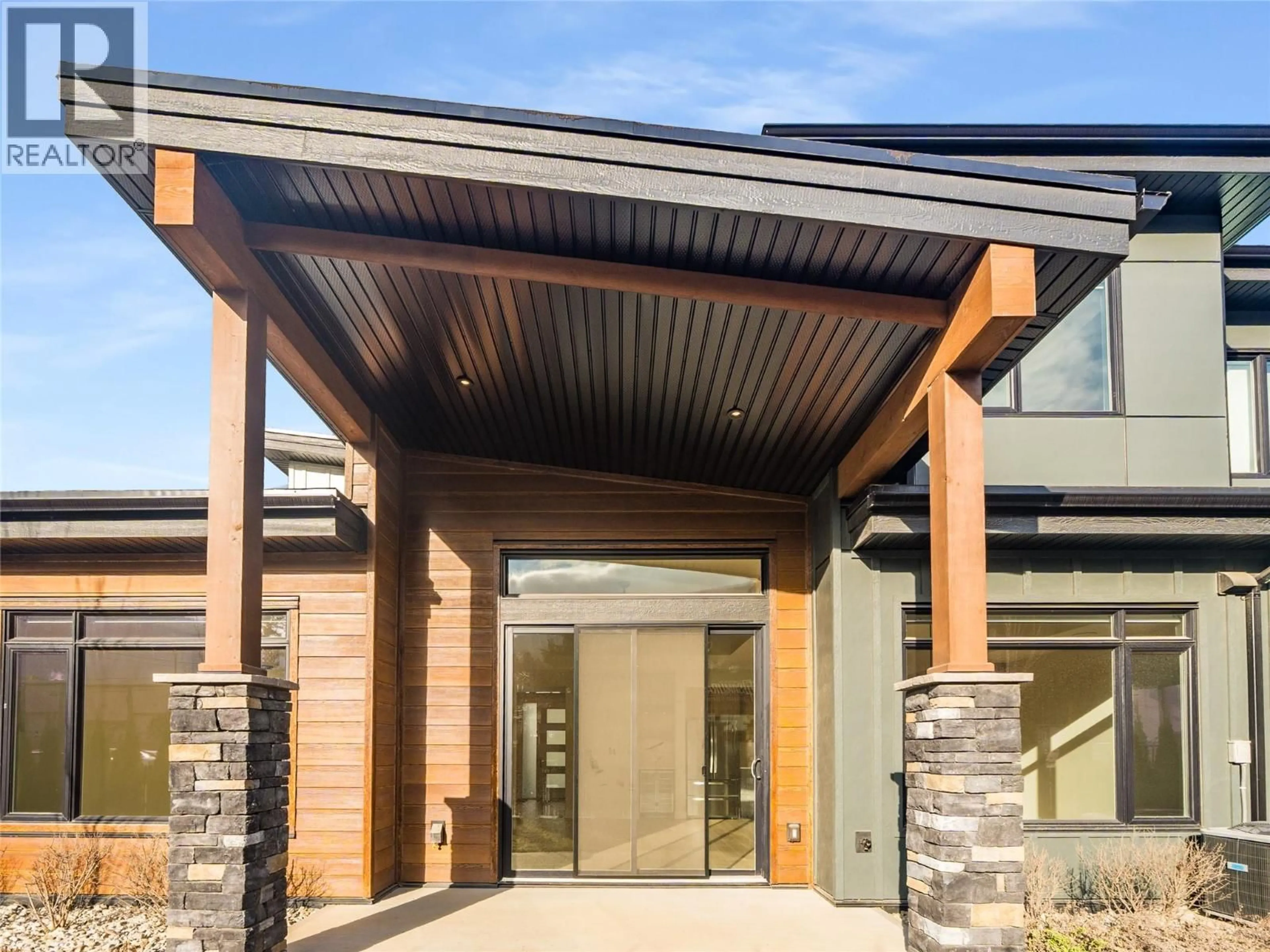 Indoor entryway for 401 - 910 LAKESIDE DRIVE, Nelson British Columbia V1L0C6