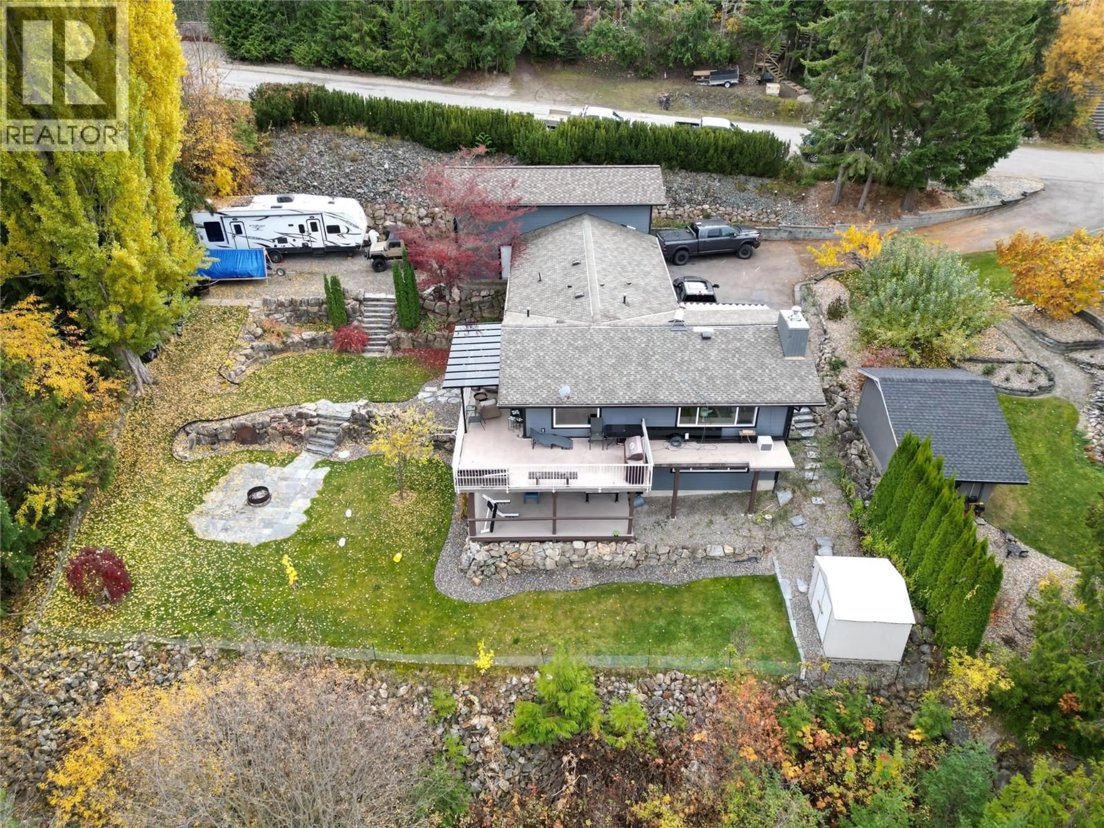A pic from outside/outdoor area/front of a property/back of a property/a pic from drone, unknown for 2617 MOUNTVIEW DRIVE, Blind Bay British Columbia V0E1H1