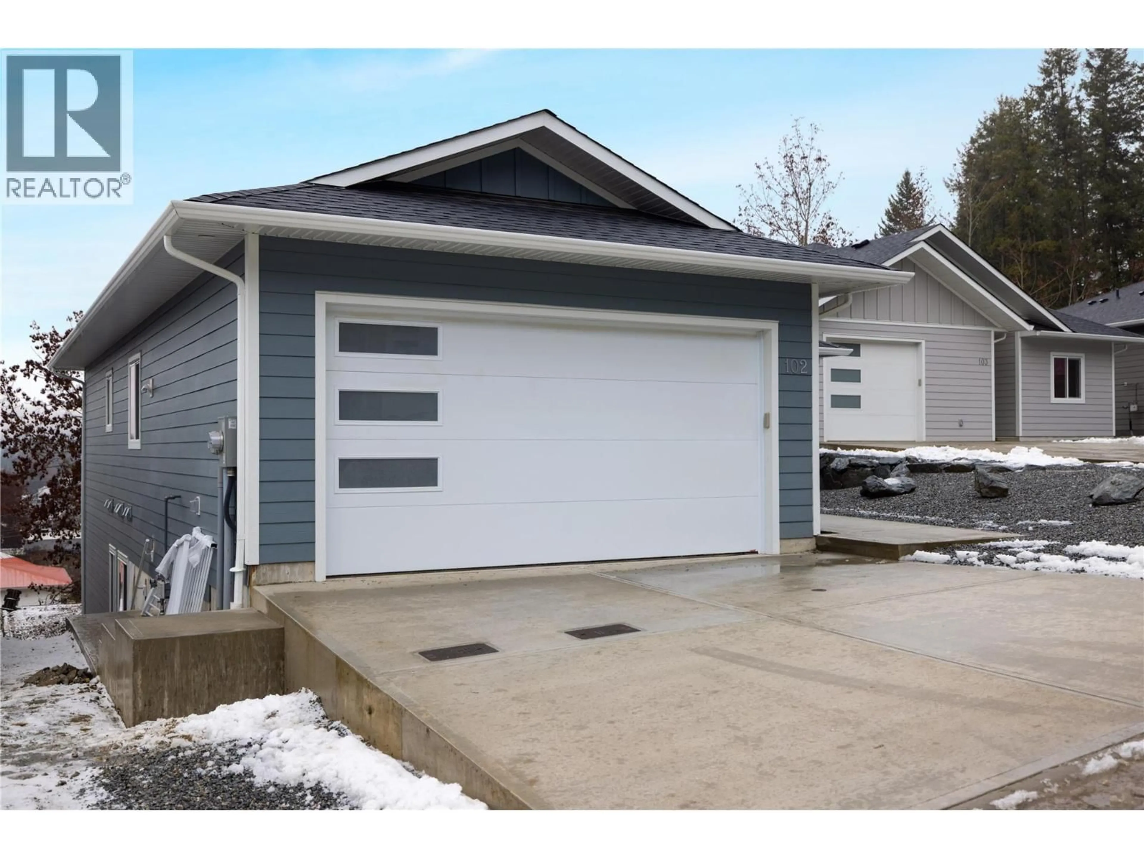 Indoor garage for 102 - 806 CLIFF AVENUE, Enderby British Columbia V0E1V1