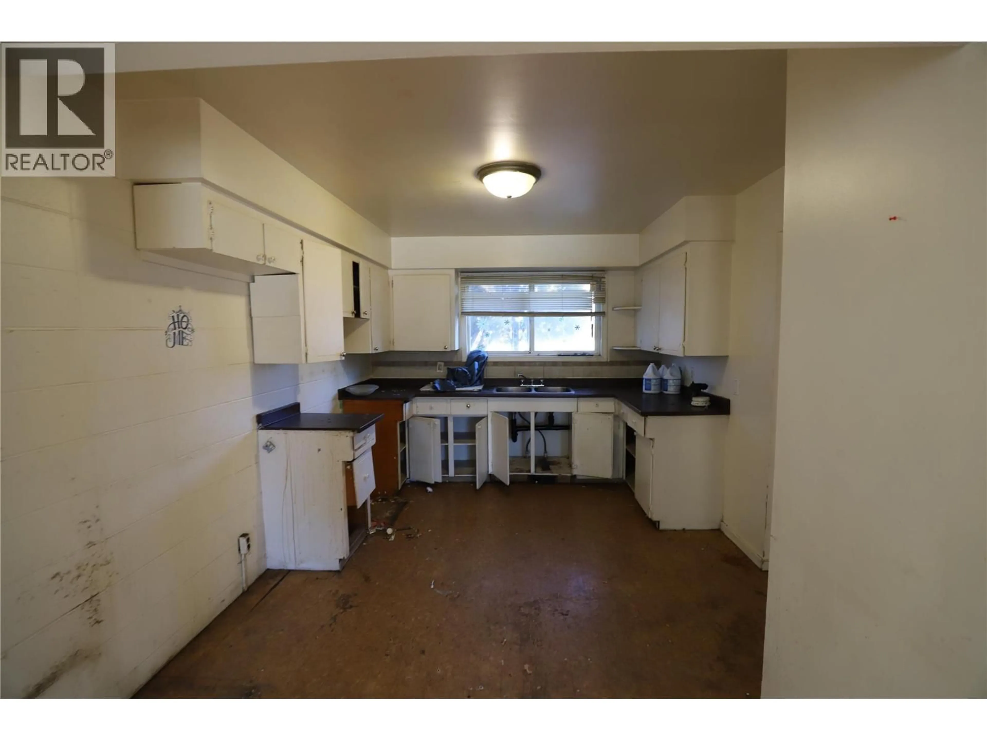 Standard kitchen, unknown for 1862 DOUGLAS STREET, Merritt British Columbia V1K1G7