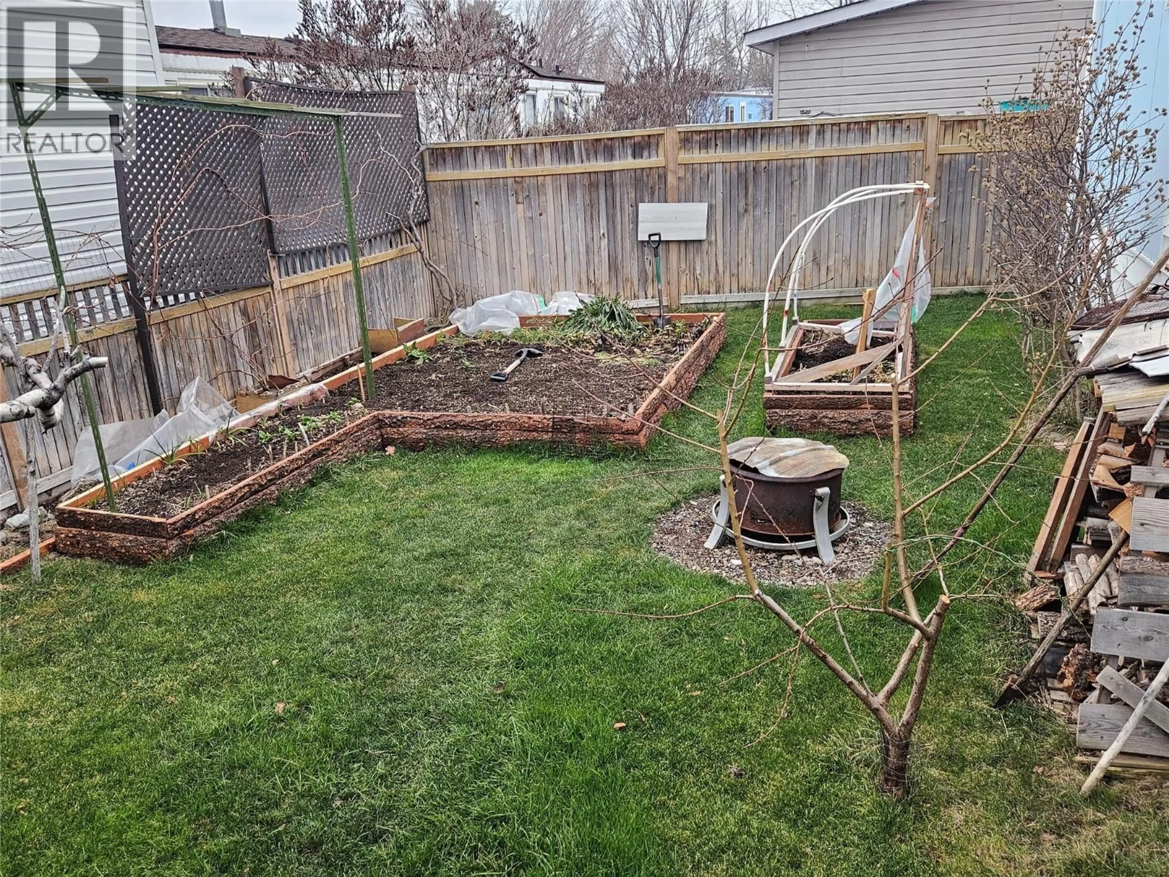 Patio, unknown for 27 - 3999 SKAHA LAKE ROAD, Penticton British Columbia V2A6J7