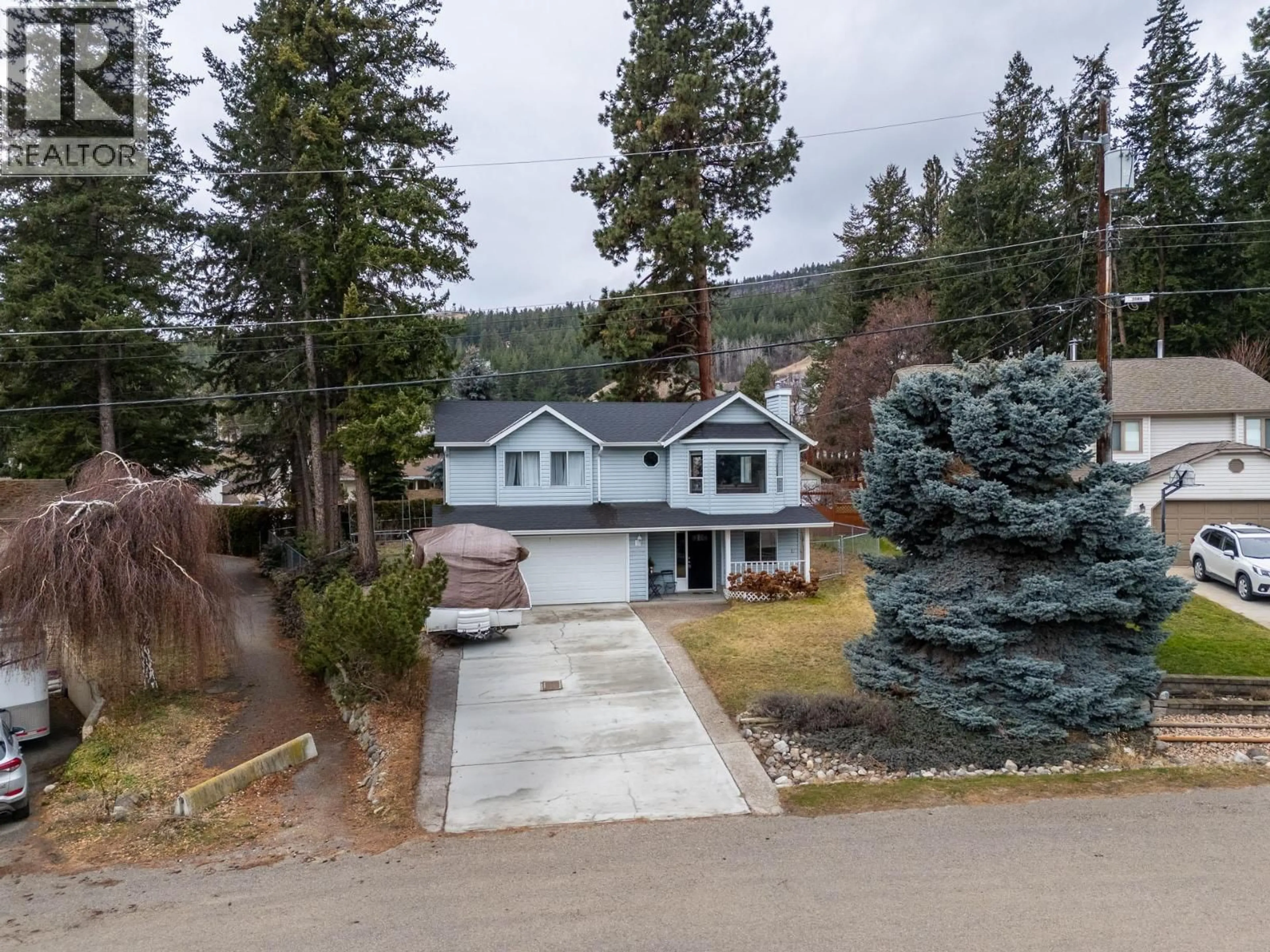 A pic from outside/outdoor area/front of a property/back of a property/a pic from drone, street for 3536 ASHLEY COURT, West Kelowna British Columbia V4T1C3