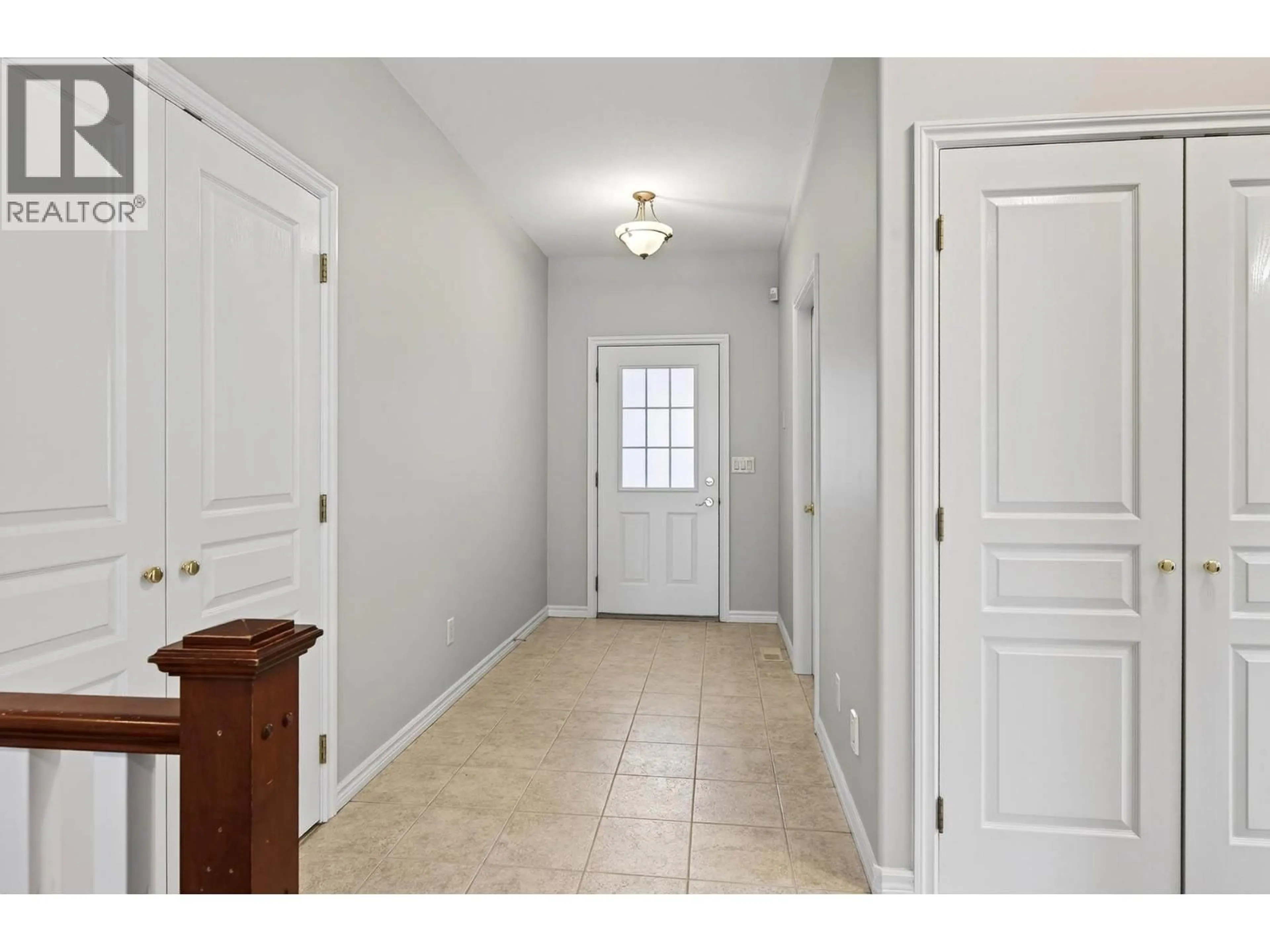 Indoor entryway for 226 SAGEWOOD DRIVE, Kamloops British Columbia V2H1R2