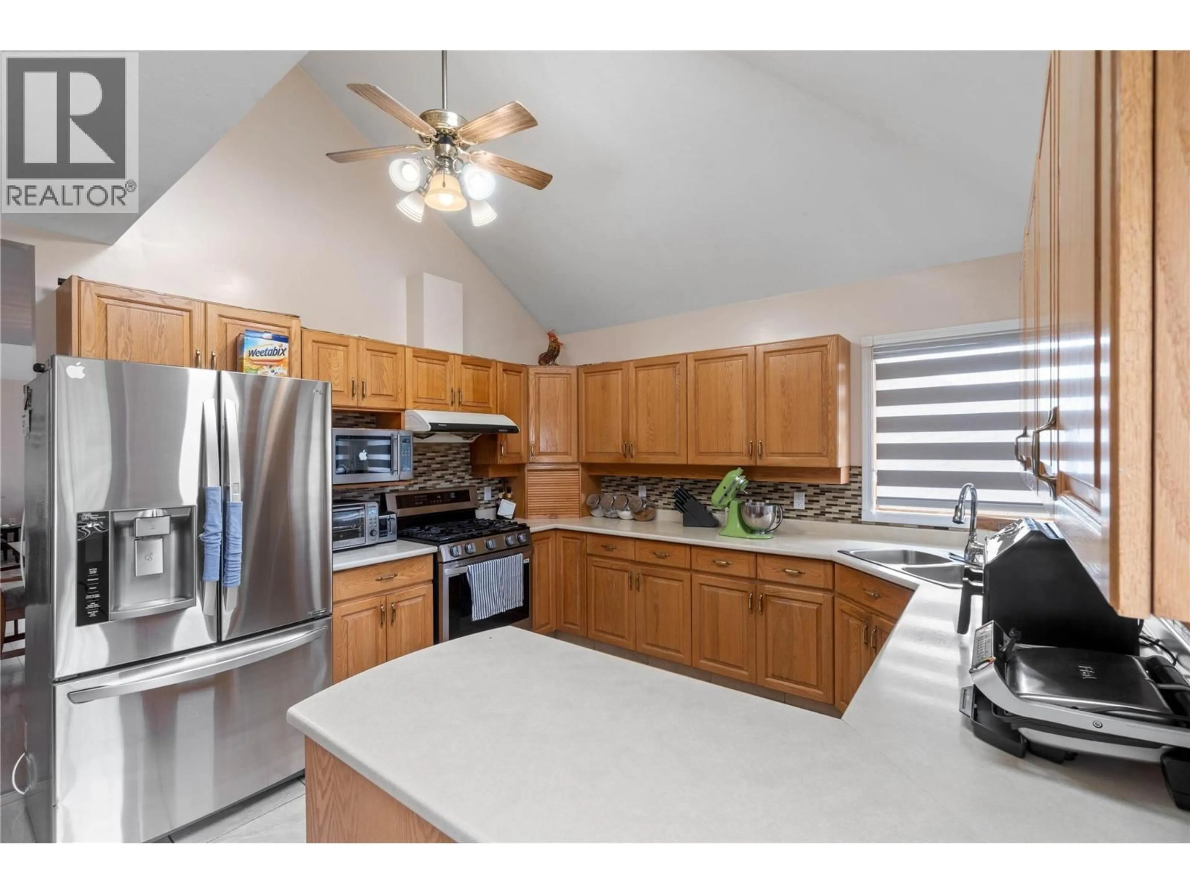 Open concept kitchen, unknown for 864 NICOLANI DRIVE, Kamloops British Columbia V2B5B3
