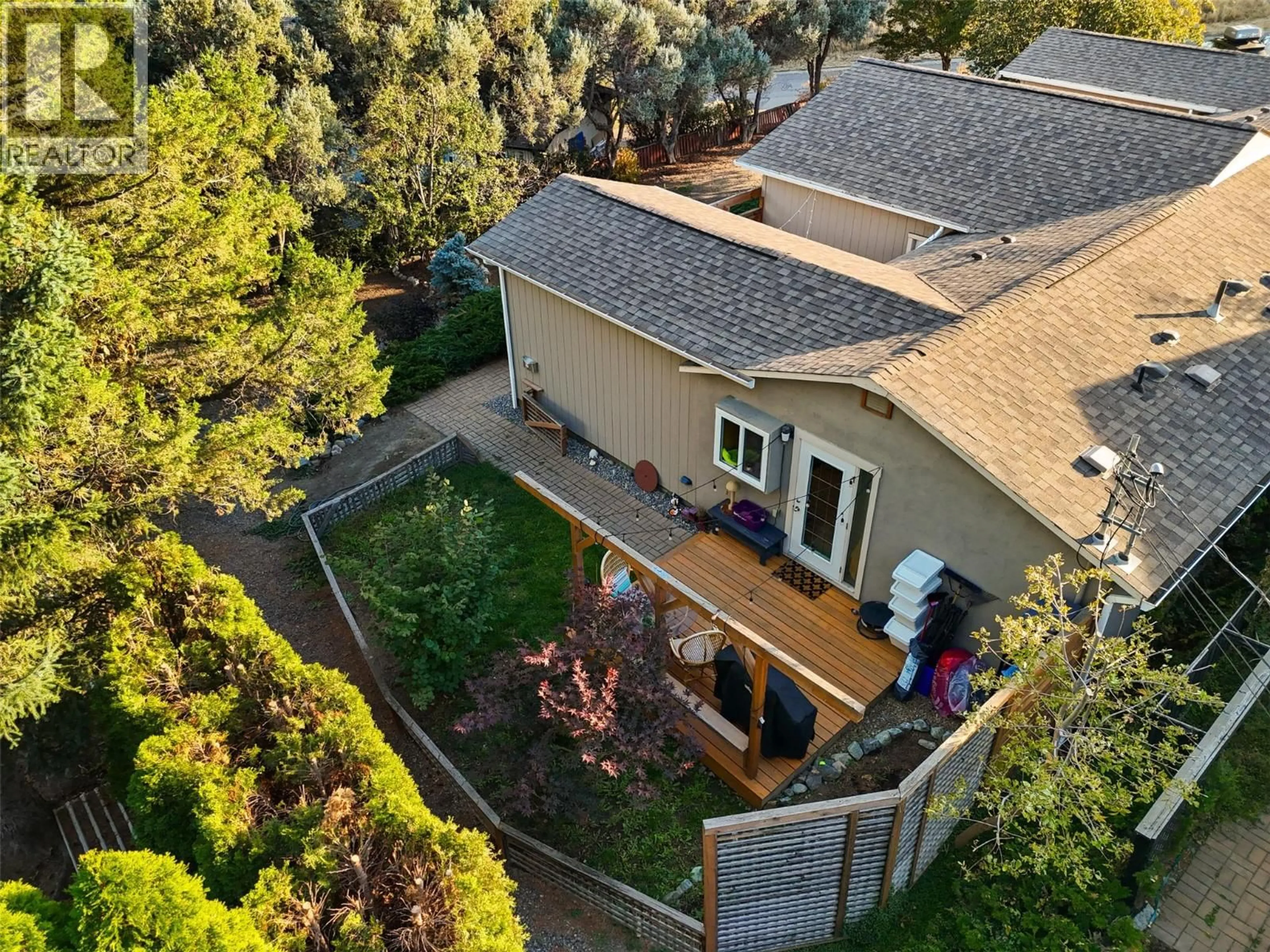 A pic from outside/outdoor area/front of a property/back of a property/a pic from drone, unknown for 104 - 870 MCQUEEN DRIVE, Kamloops British Columbia V2B7X9