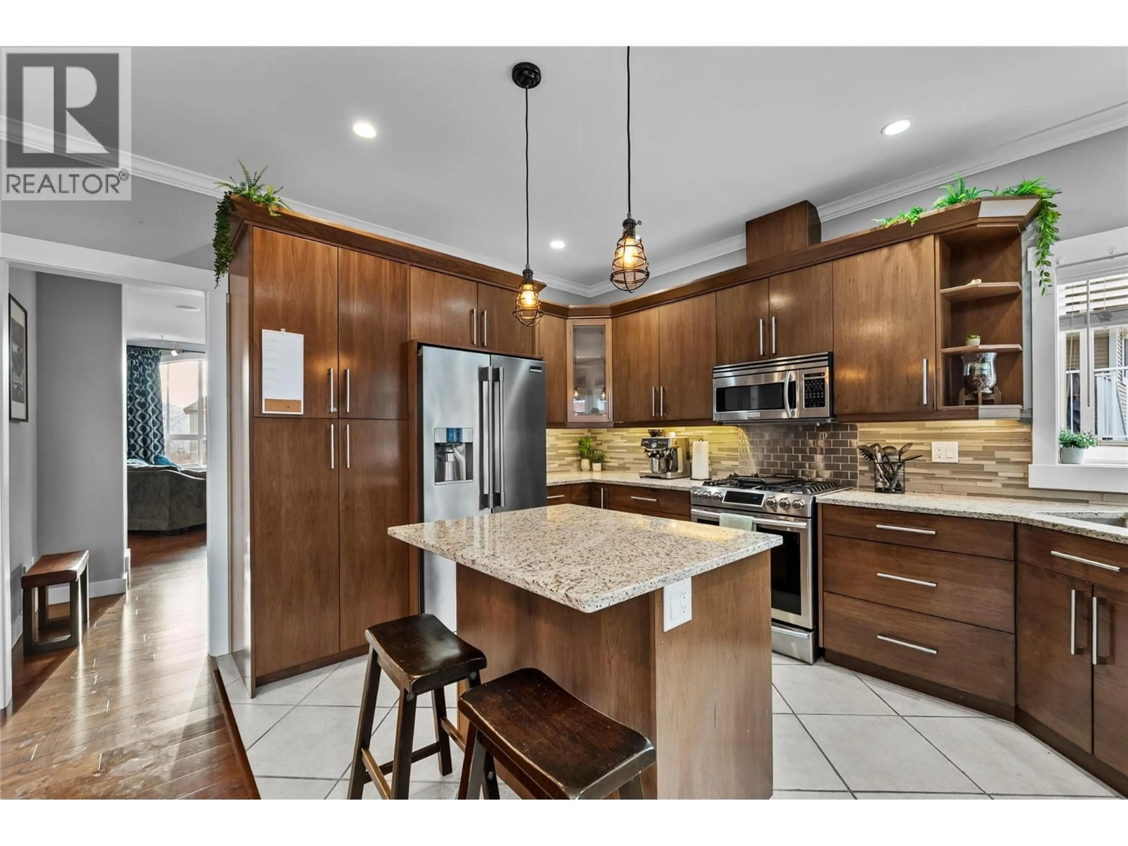 Open concept kitchen, ceramic/tile floor for 1052 QUAIL DRIVE, Kamloops British Columbia V2B8N9