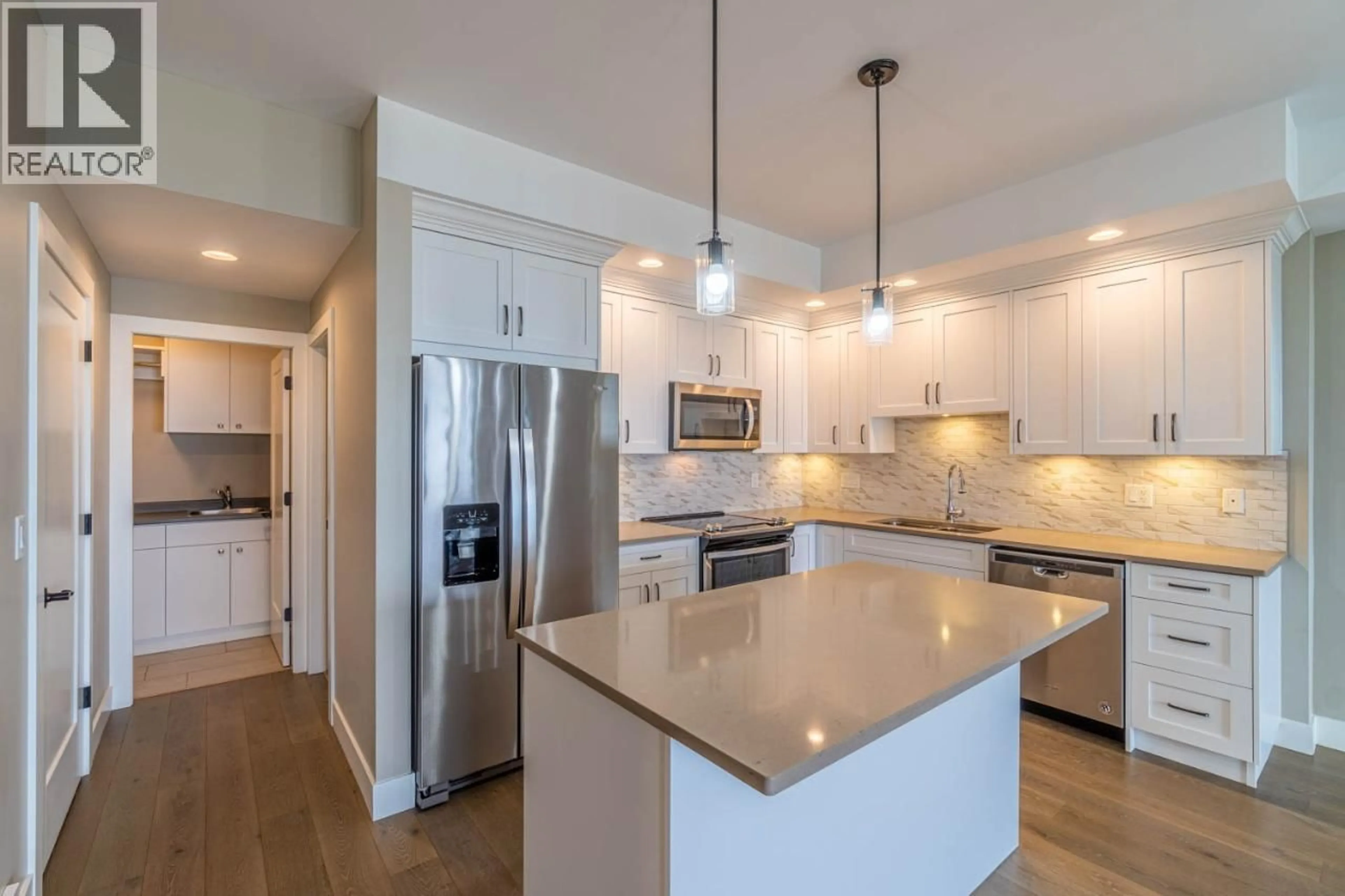 Open concept kitchen, ceramic/tile floor for 31 - 2171 VAN HORNE DRIVE, Kamloops British Columbia V1S0E2