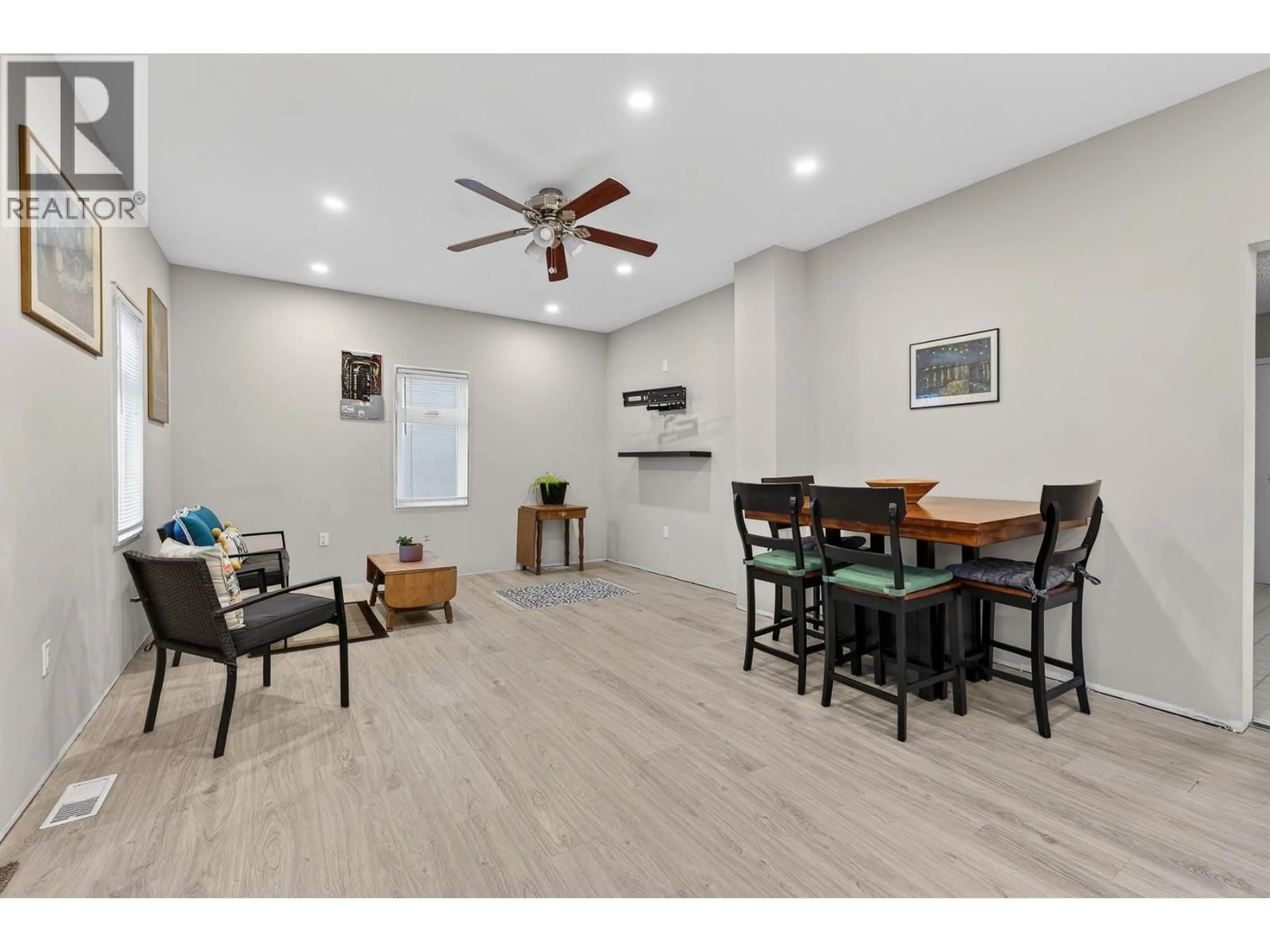 Unknown for 2004 33 STREET, Vernon British Columbia V1T5R6