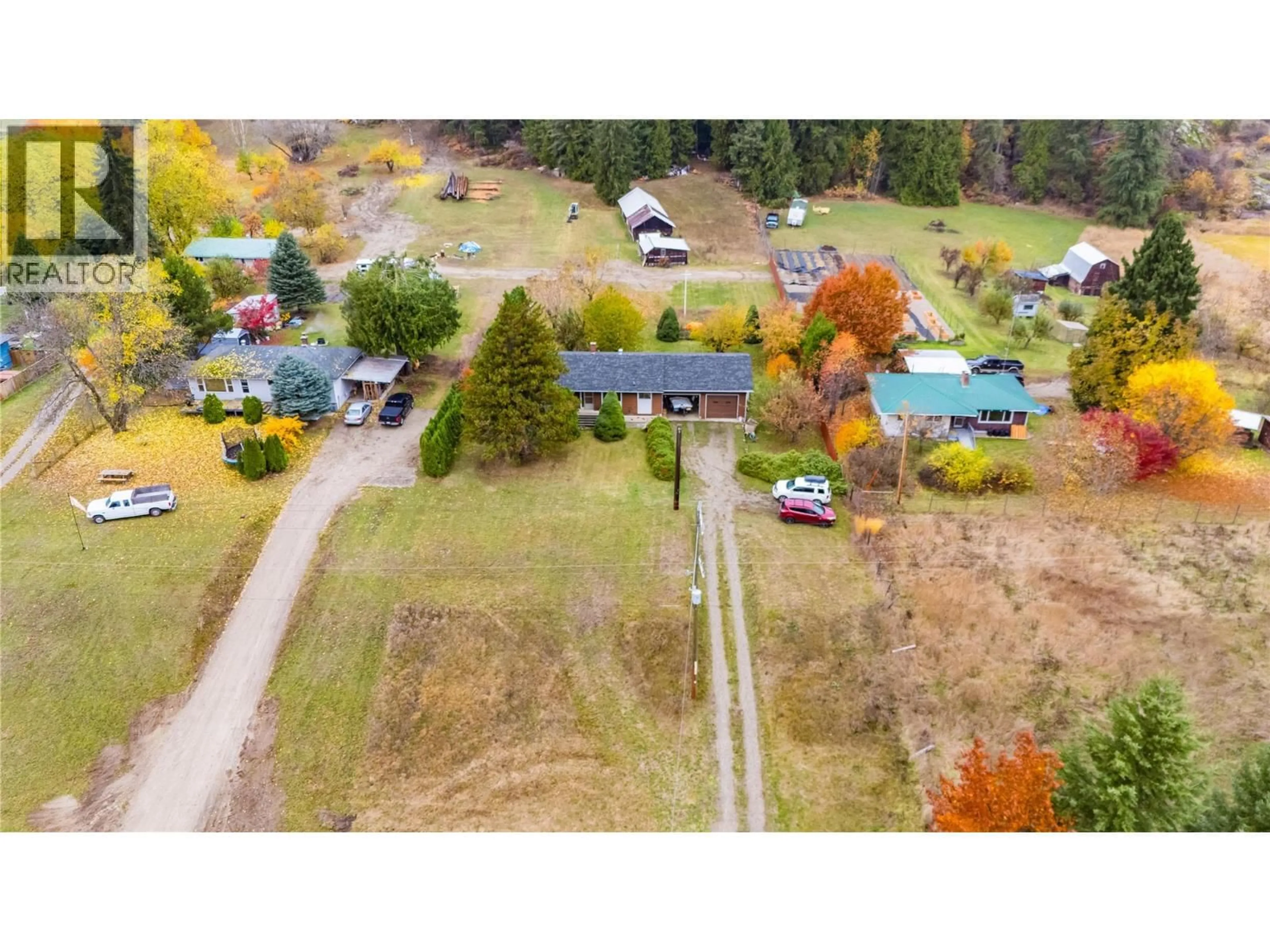 A pic from outside/outdoor area/front of a property/back of a property/a pic from drone, unknown for 1535 HIGHWAY 3A HIGHWAY, Thrums British Columbia V1N4M7