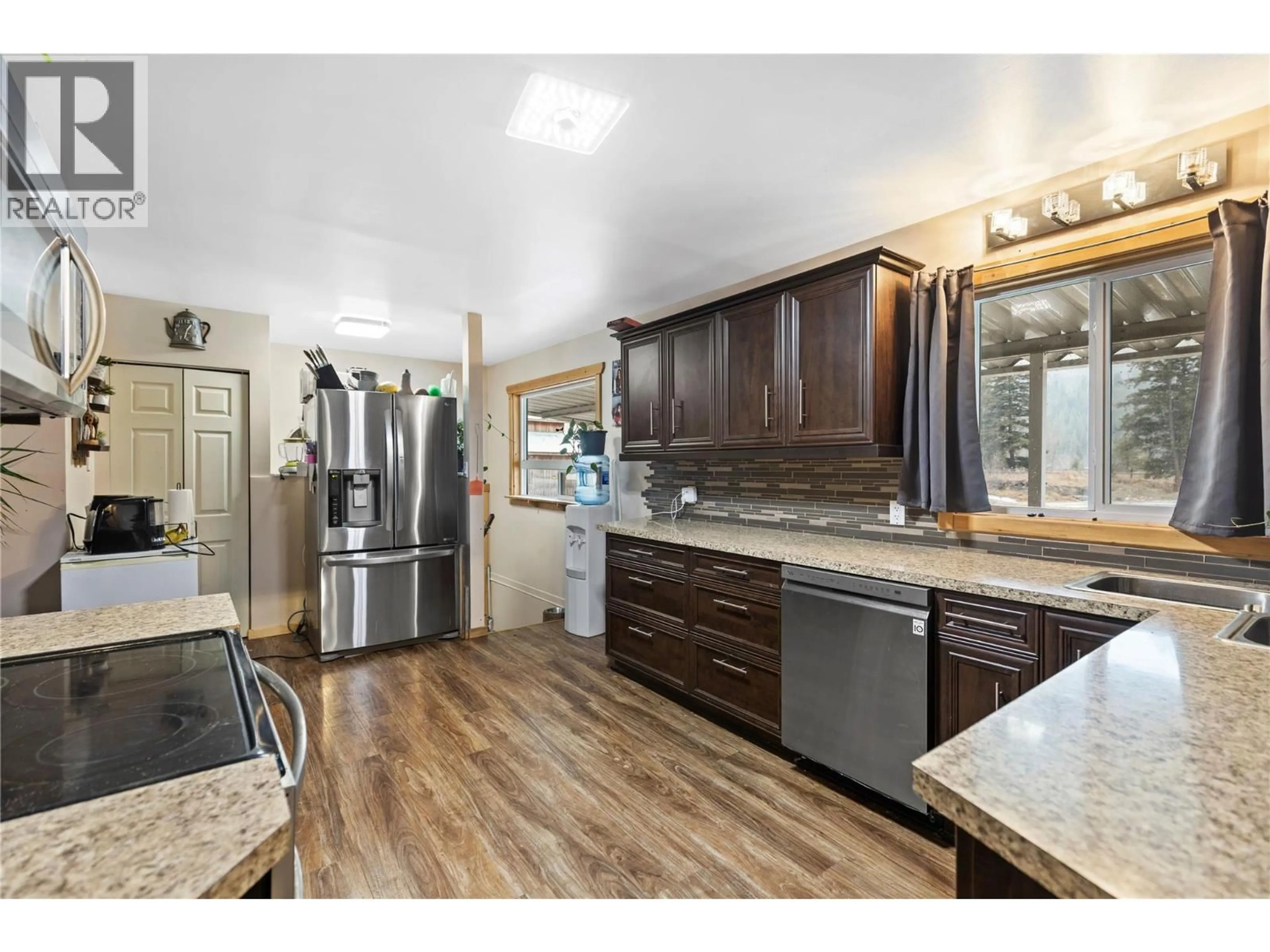 Open concept kitchen, unknown for 4359 BORTHWICK AVENUE, Barriere British Columbia V0E1E0