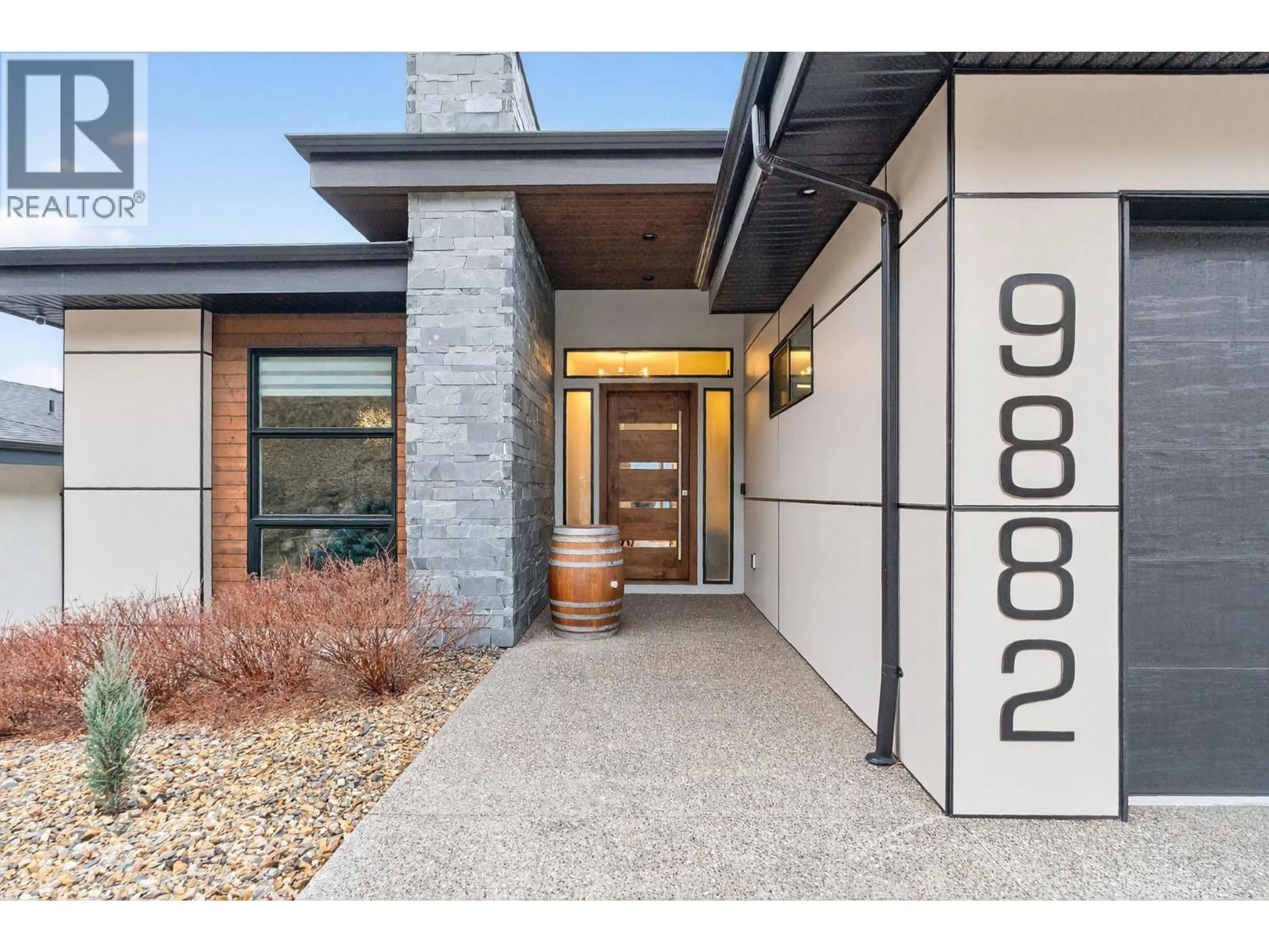 Indoor entryway for 9882 BEACON HILL DRIVE, Lake Country British Columbia V4V0A9