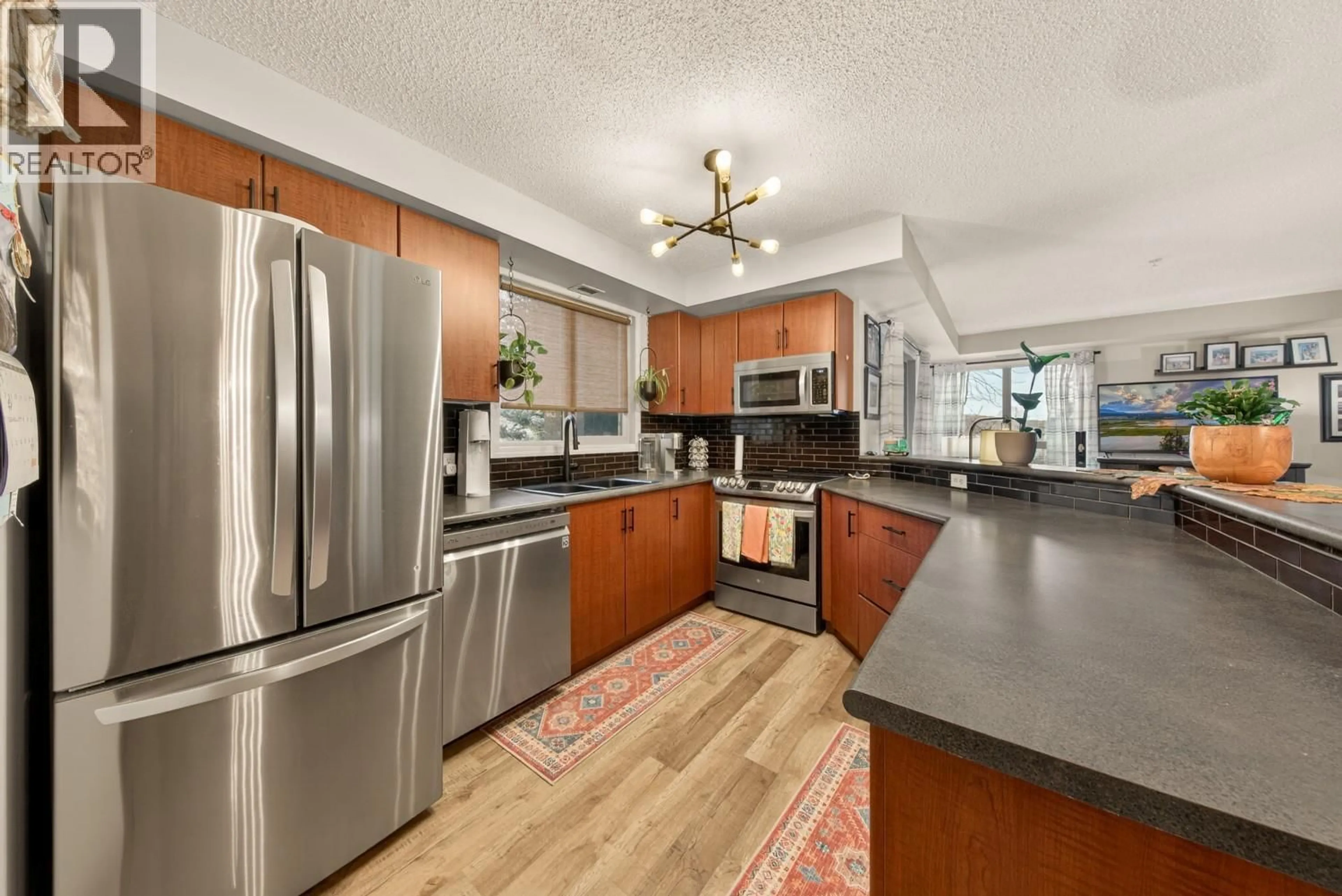 Open concept kitchen, unknown for 1212 - 205 THIRD AVENUE, Invermere British Columbia V0A1K7