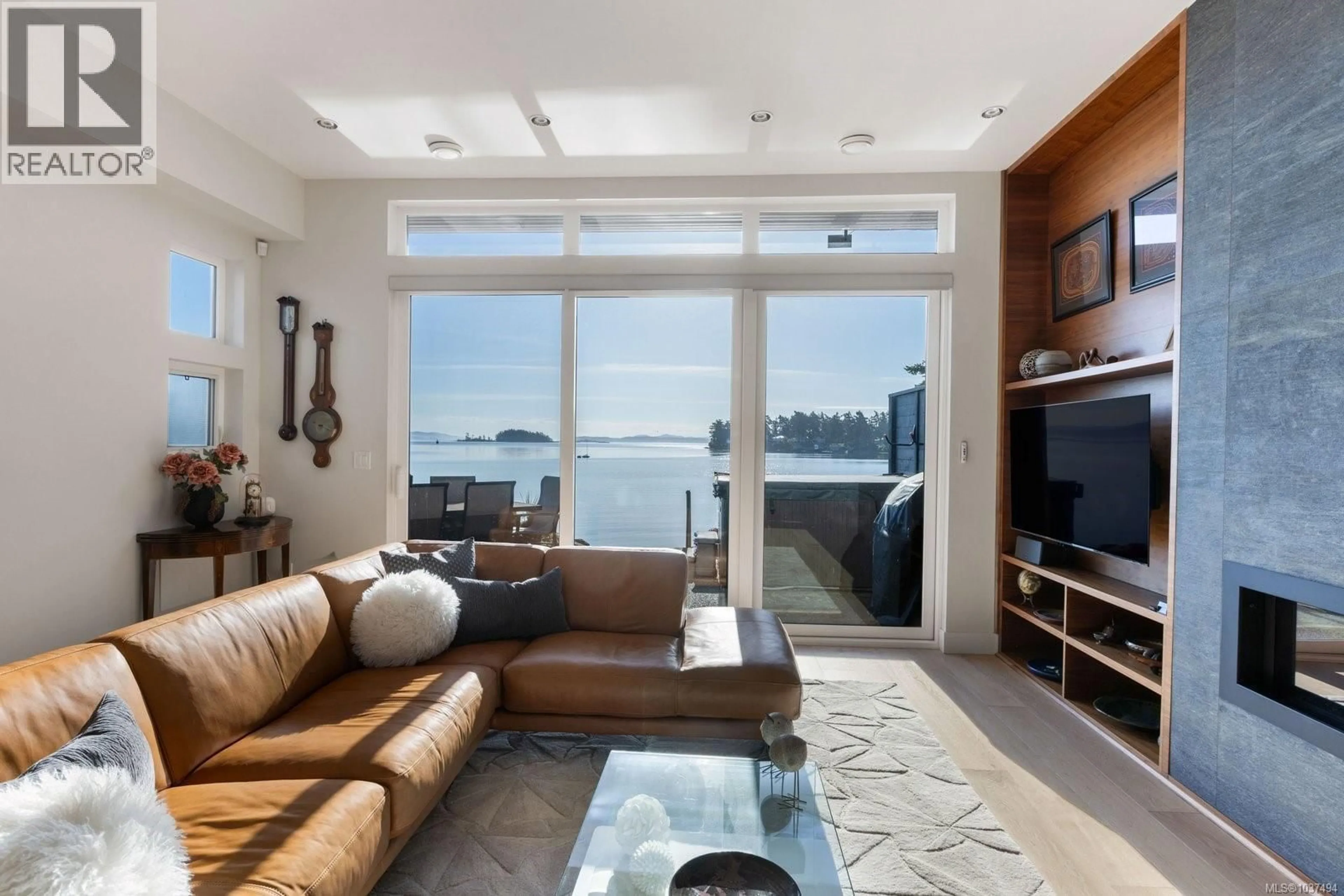 Living room with furniture, unknown for 10303 RESTHAVEN DRIVE, Sidney British Columbia V8L3H2