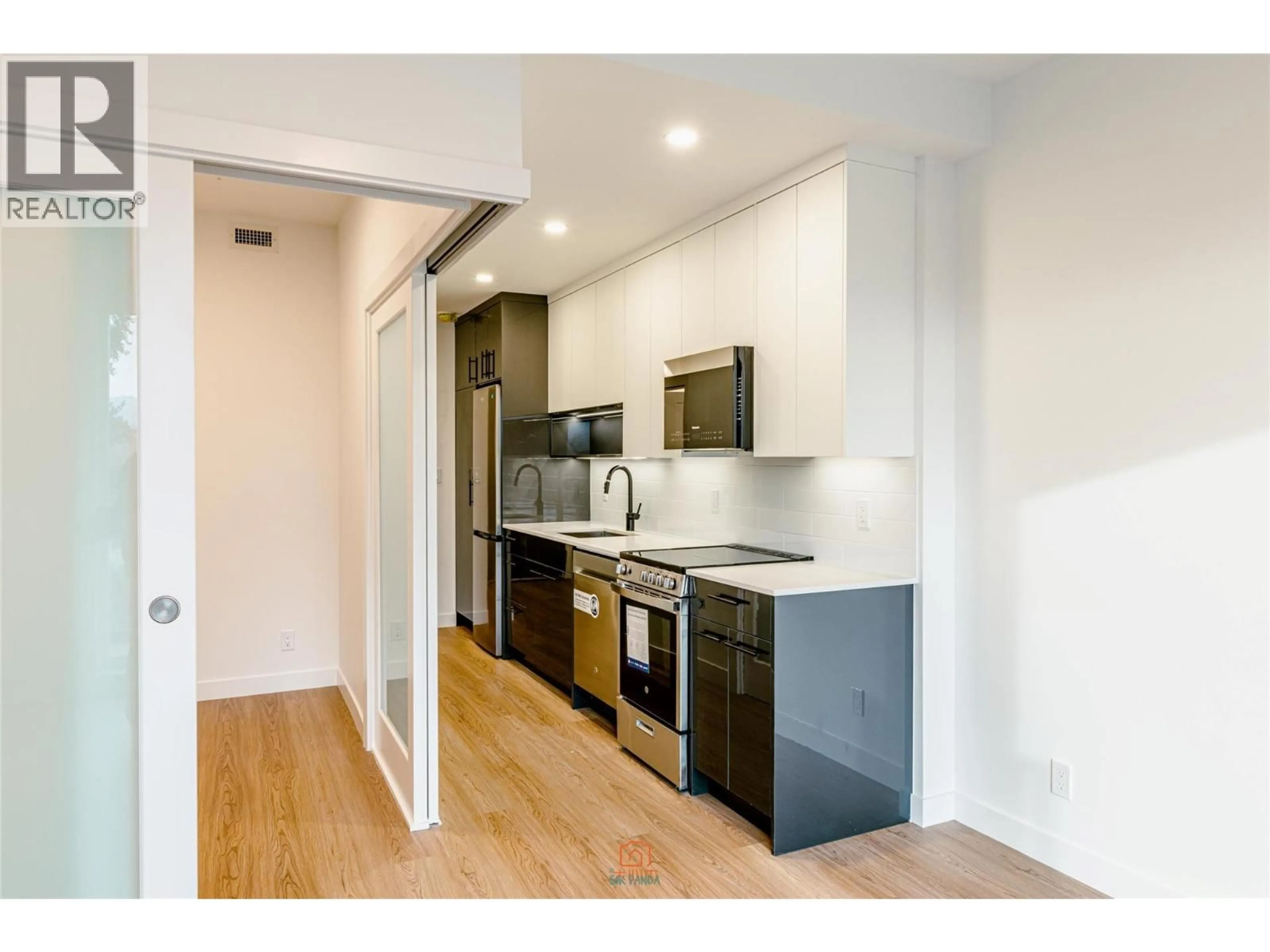 Unknown for 307 - 1350 PRIDHAM AVENUE, Kelowna British Columbia V1Y0P7