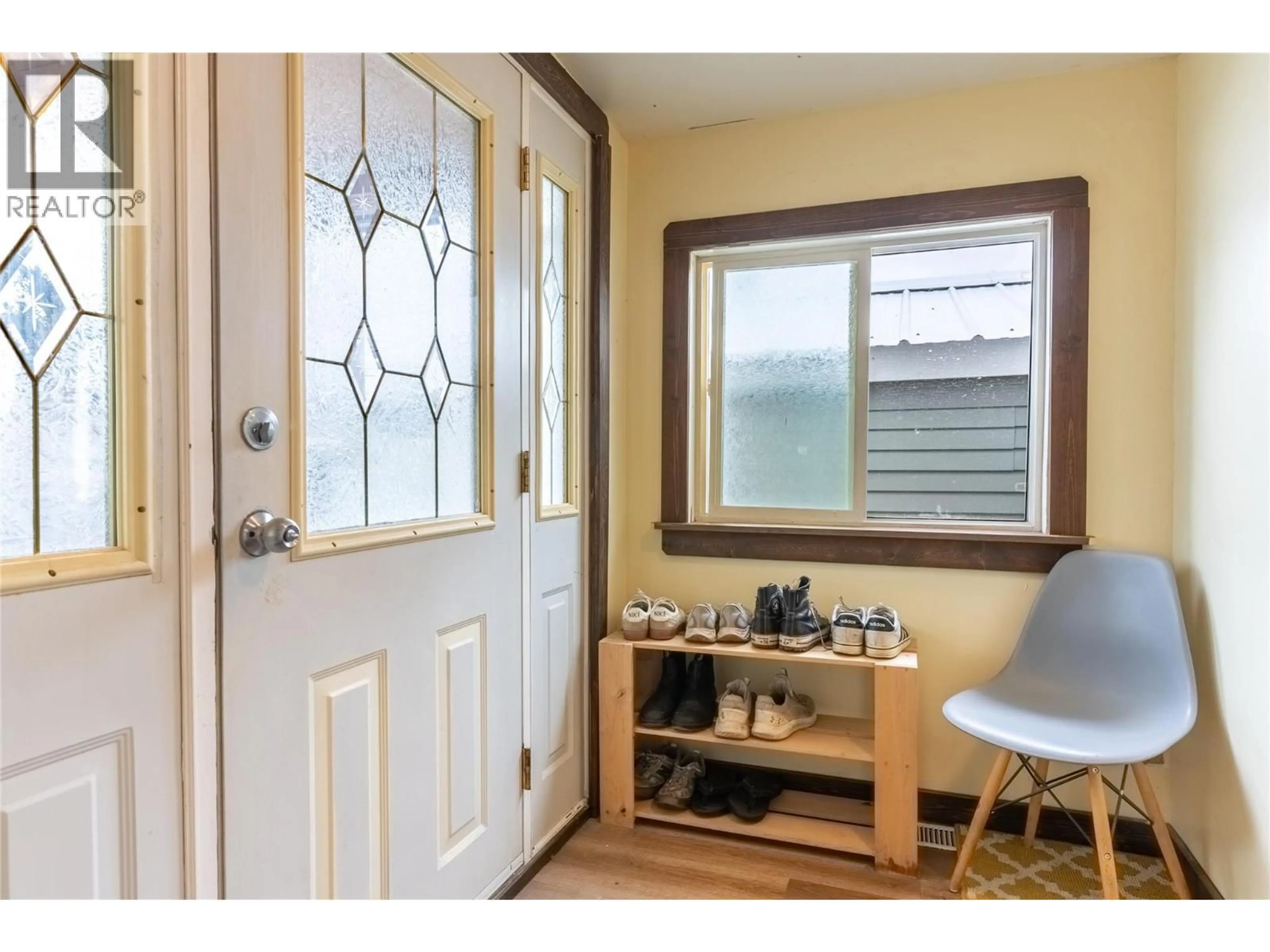 Indoor entryway for 34 EDWARD STREET, Kamloops British Columbia V2B4G1