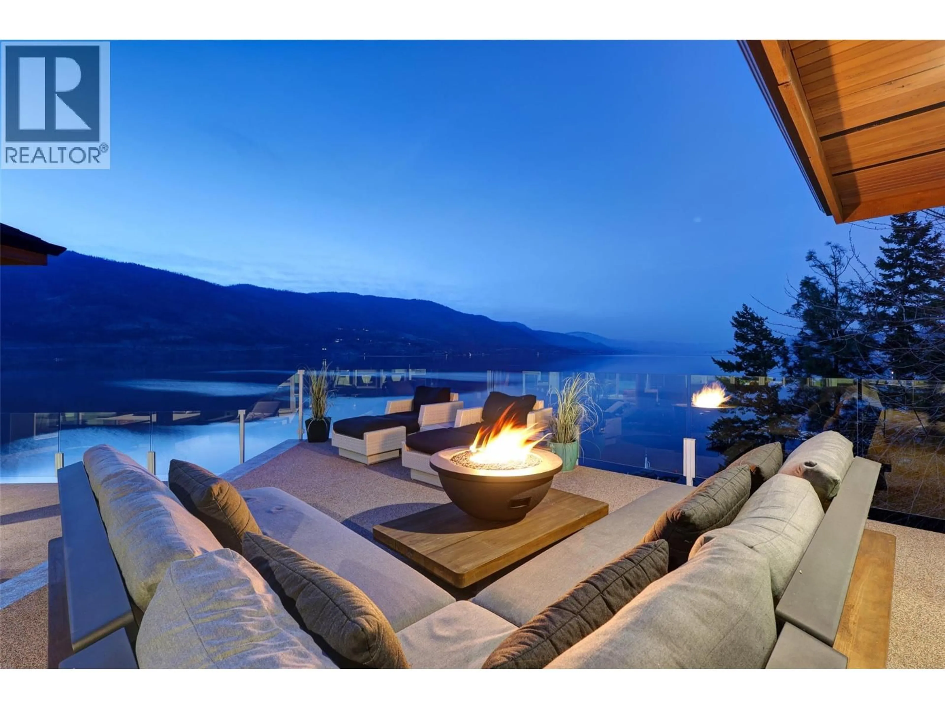 Patio, water/lake/river/ocean view for 2100 DEWDNEY ROAD, Kelowna British Columbia V1V2C3