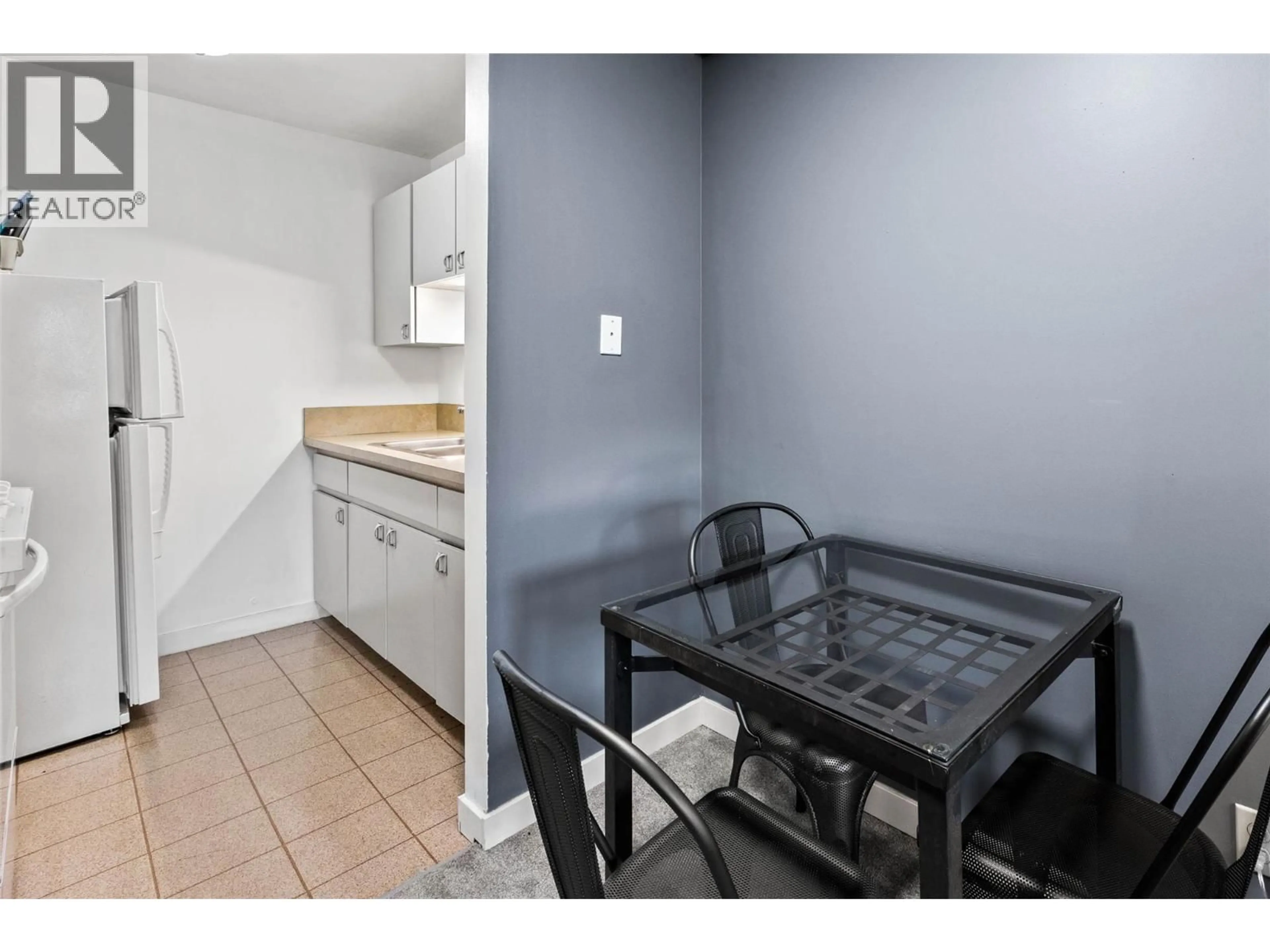 Standard kitchen, unknown for 115 - 1560 SUMMIT DRIVE, Kamloops British Columbia V2E1R5