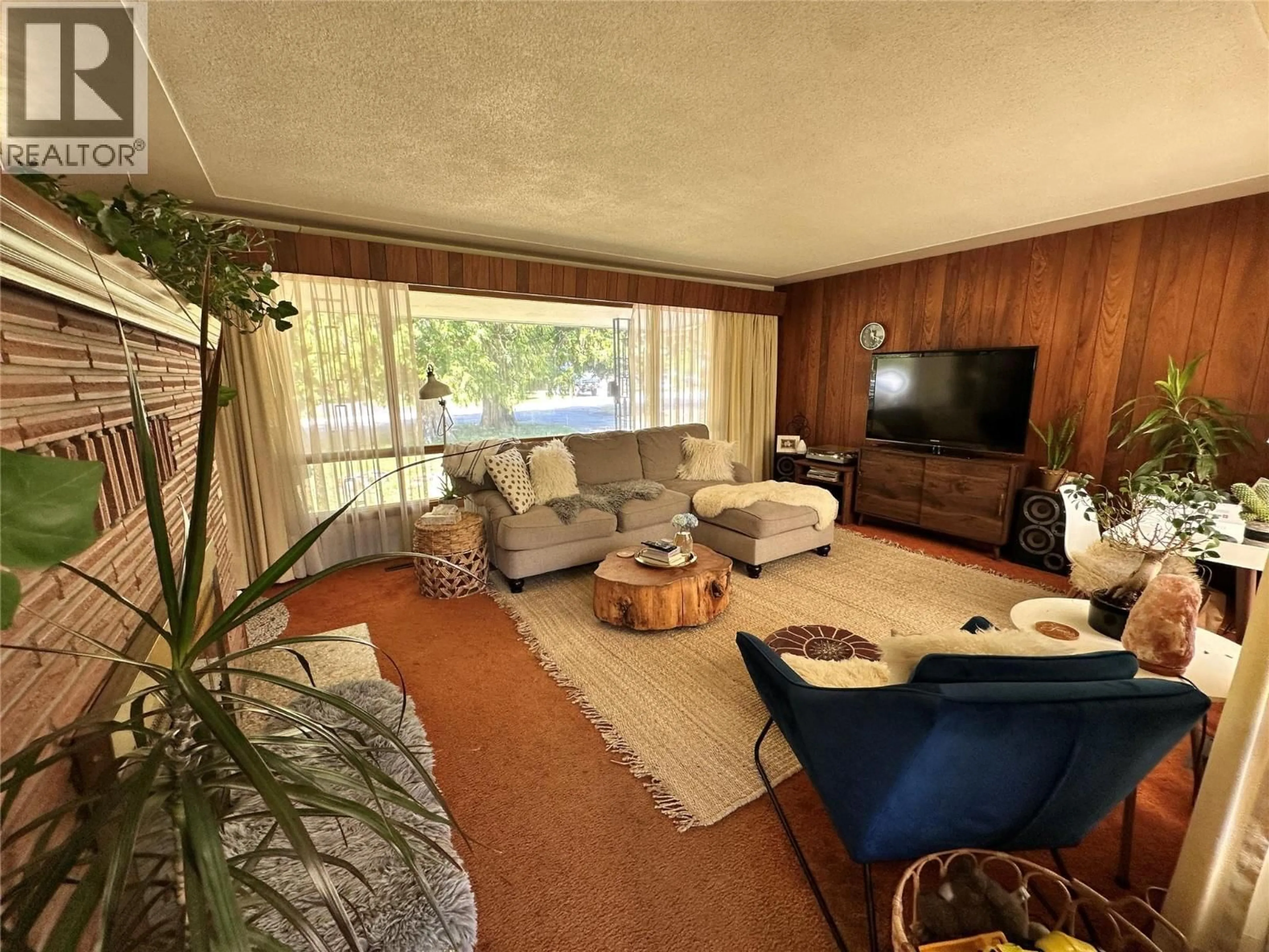 Living room with furniture, unknown for 2629 9TH AVENUE, Castlegar British Columbia V1N2Y9