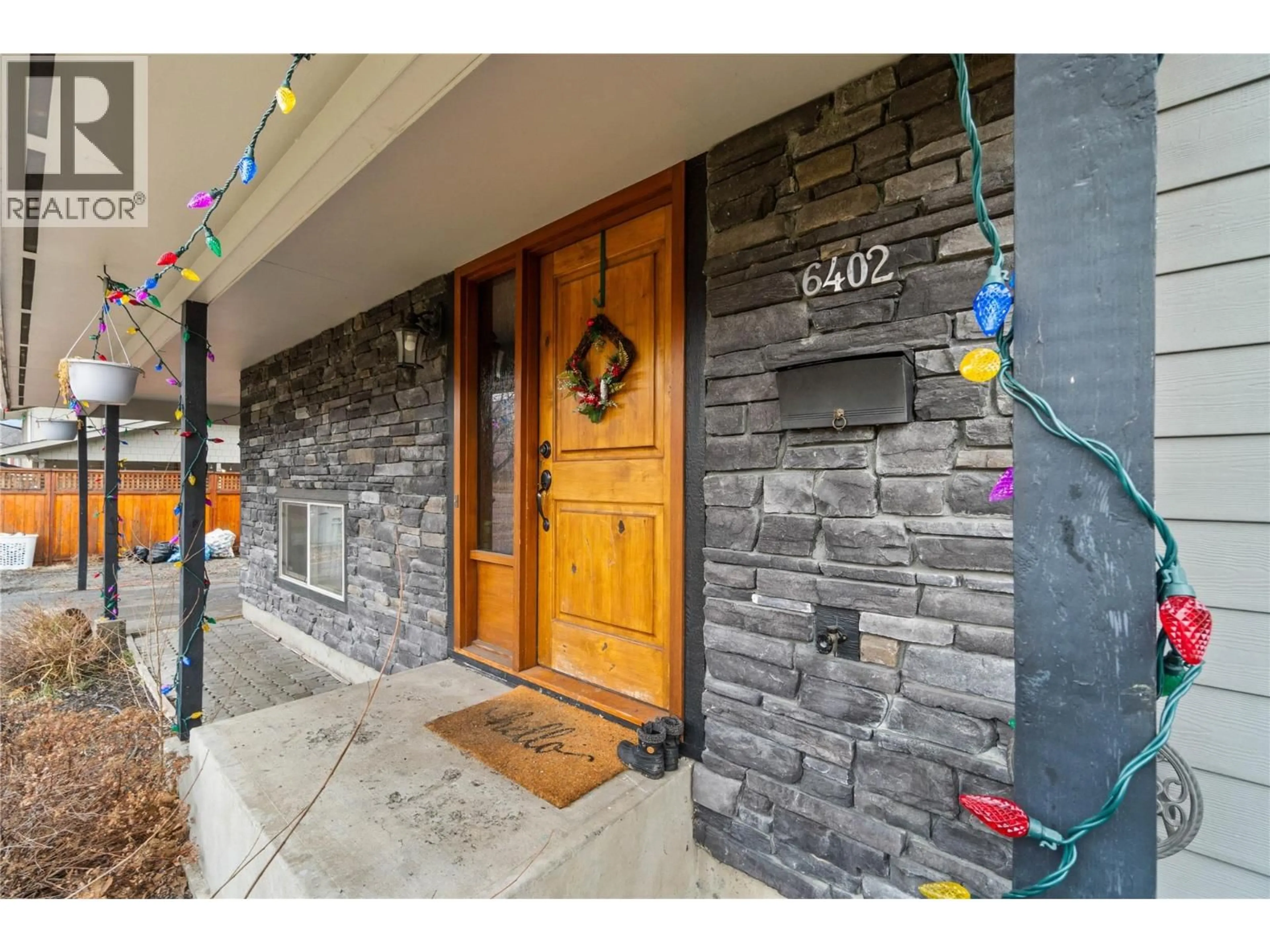 Indoor entryway for 6402 FURRER ROAD, Kamloops British Columbia V2C4V6