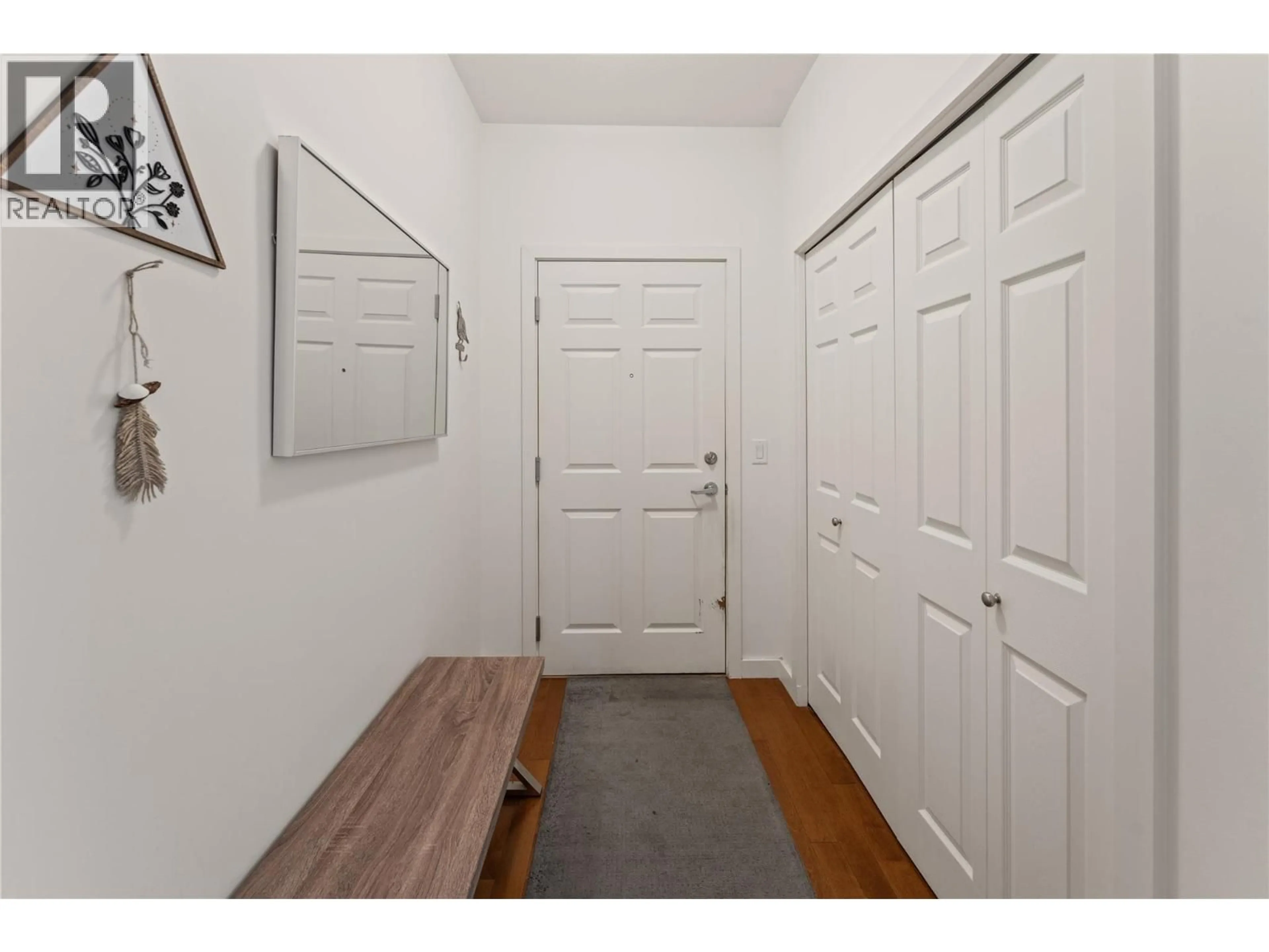 Indoor entryway for 102 - 2120 SHANNON RIDGE DRIVE, West Kelowna British Columbia V4T2Z3