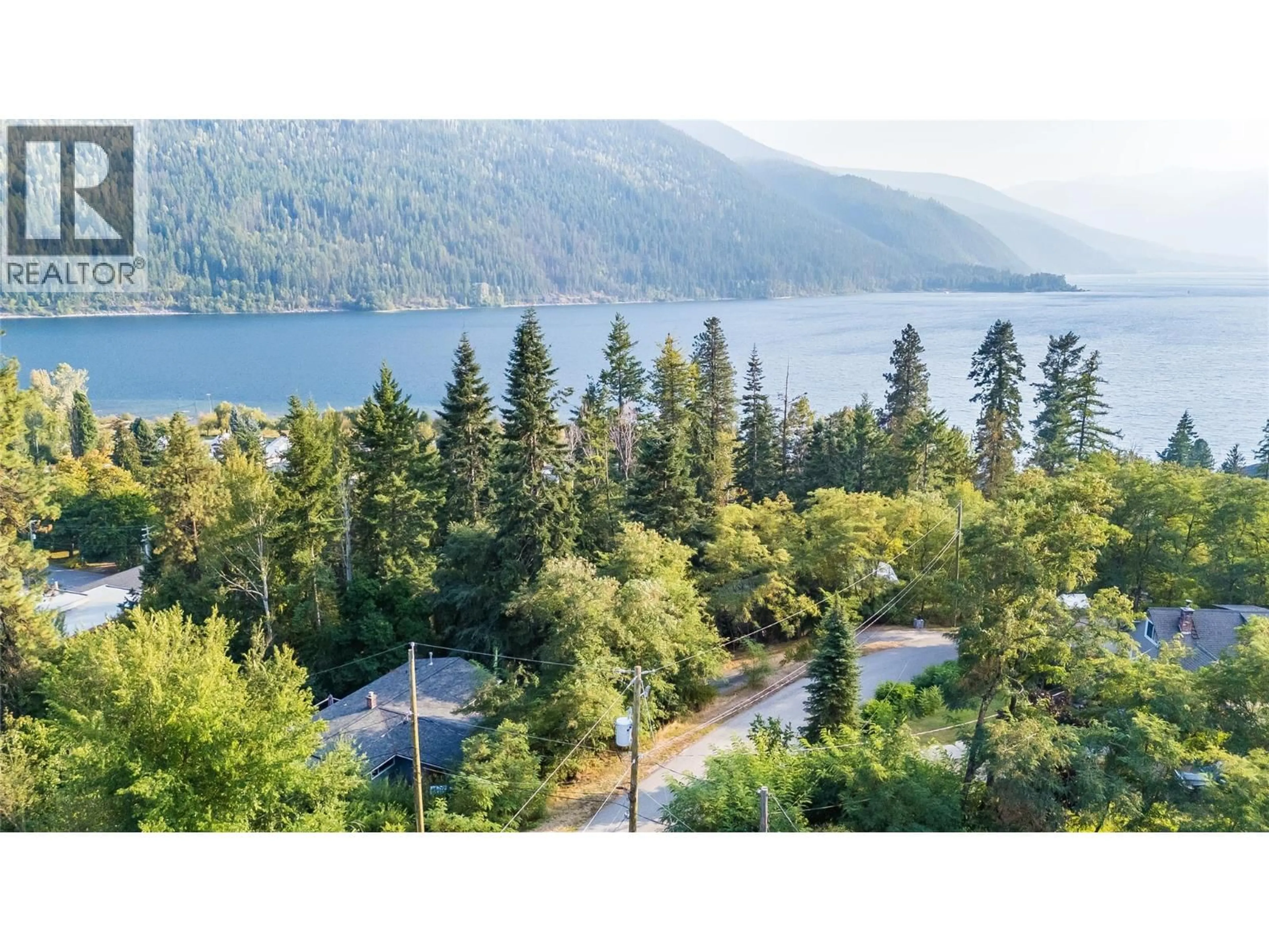 A pic from outside/outdoor area/front of a property/back of a property/a pic from drone, water/lake/river/ocean view for 2758 LEECREST ROAD, Nelson British Columbia V1L6L1