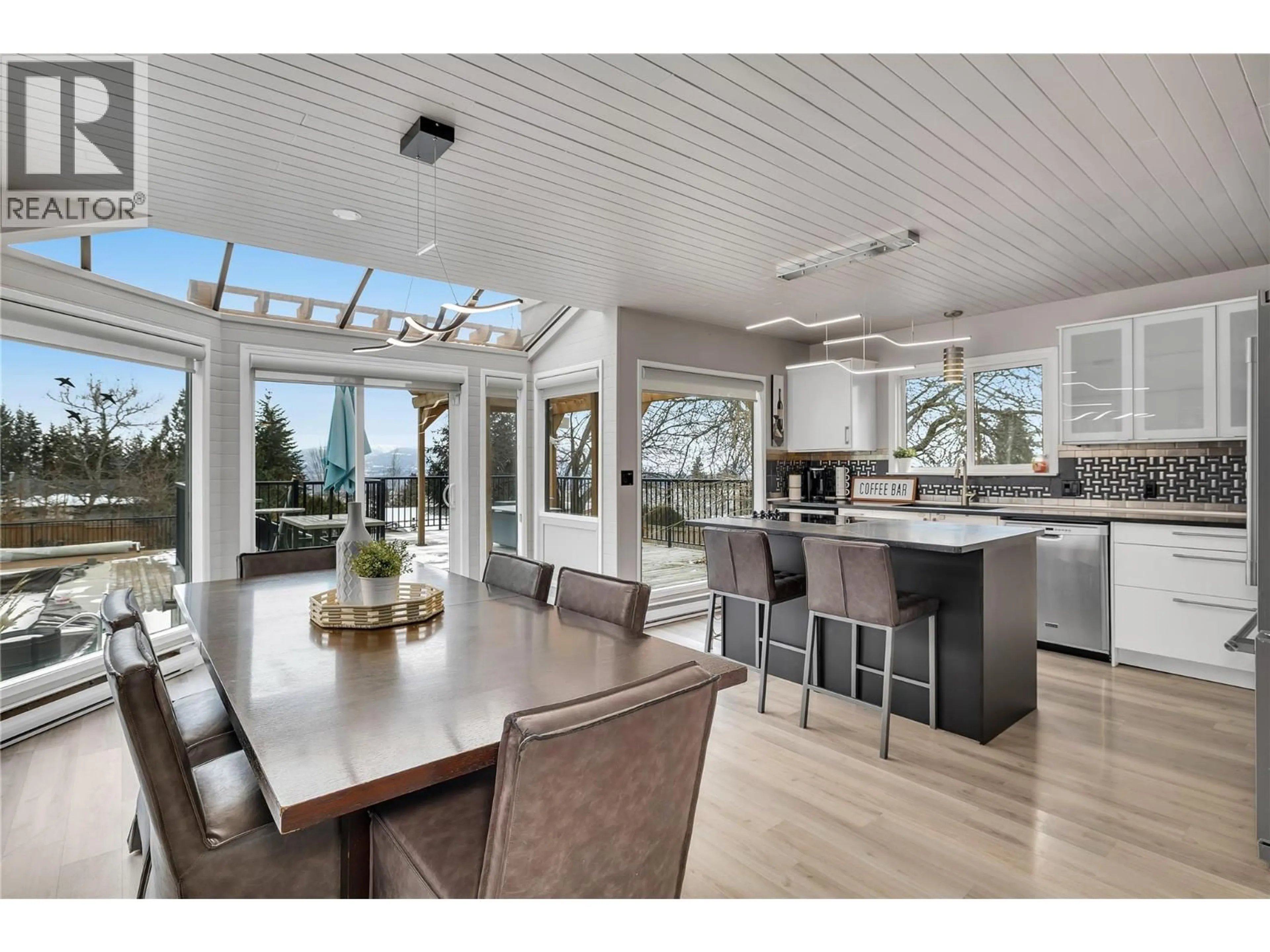 Open concept kitchen, unknown for 2535 WINNIPEG ROAD, West Kelowna British Columbia V1Z2C6