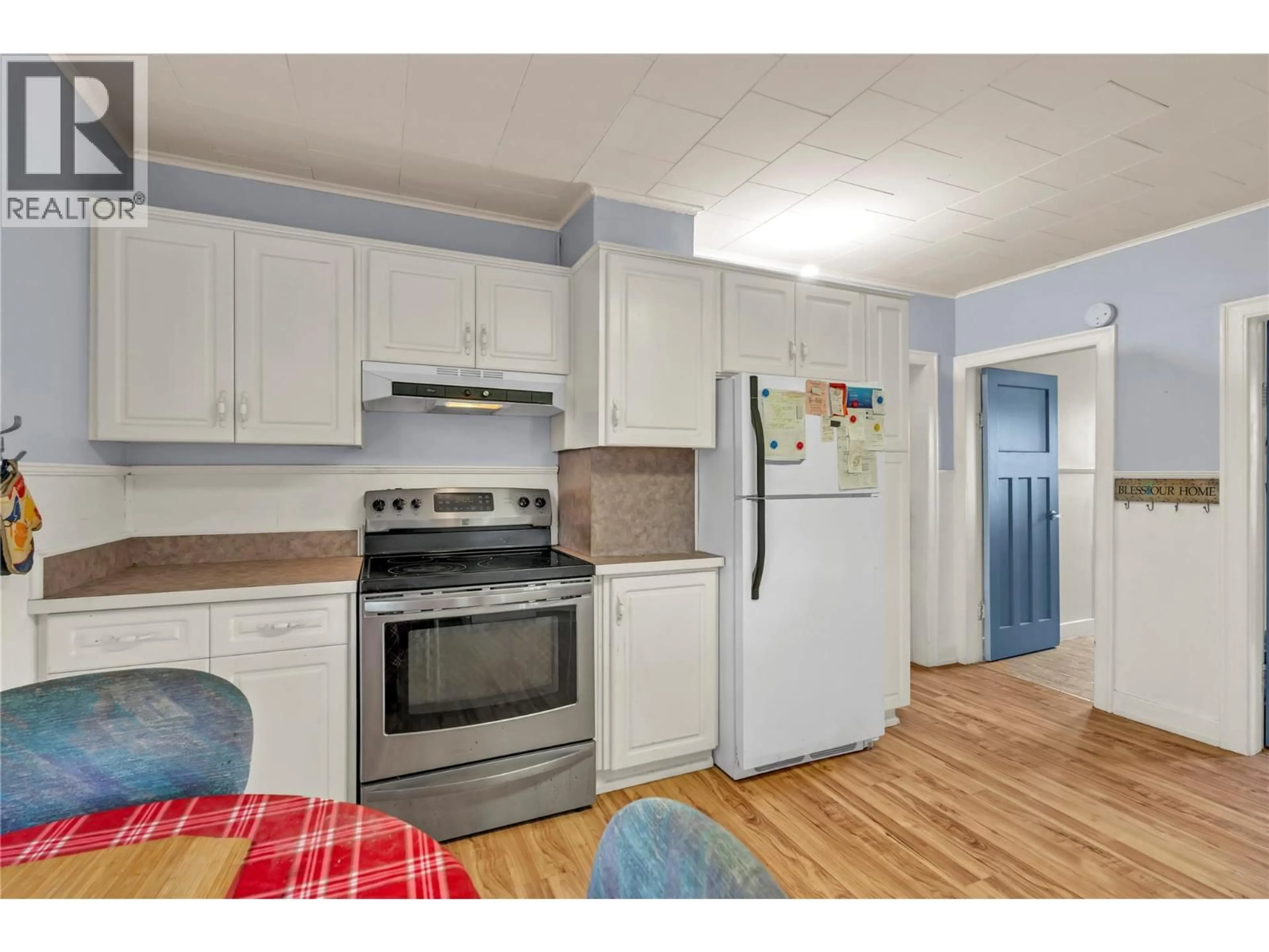 Standard kitchen, unknown for 286 ANGELA AVE OTHER, Princeton British Columbia V0X1W0