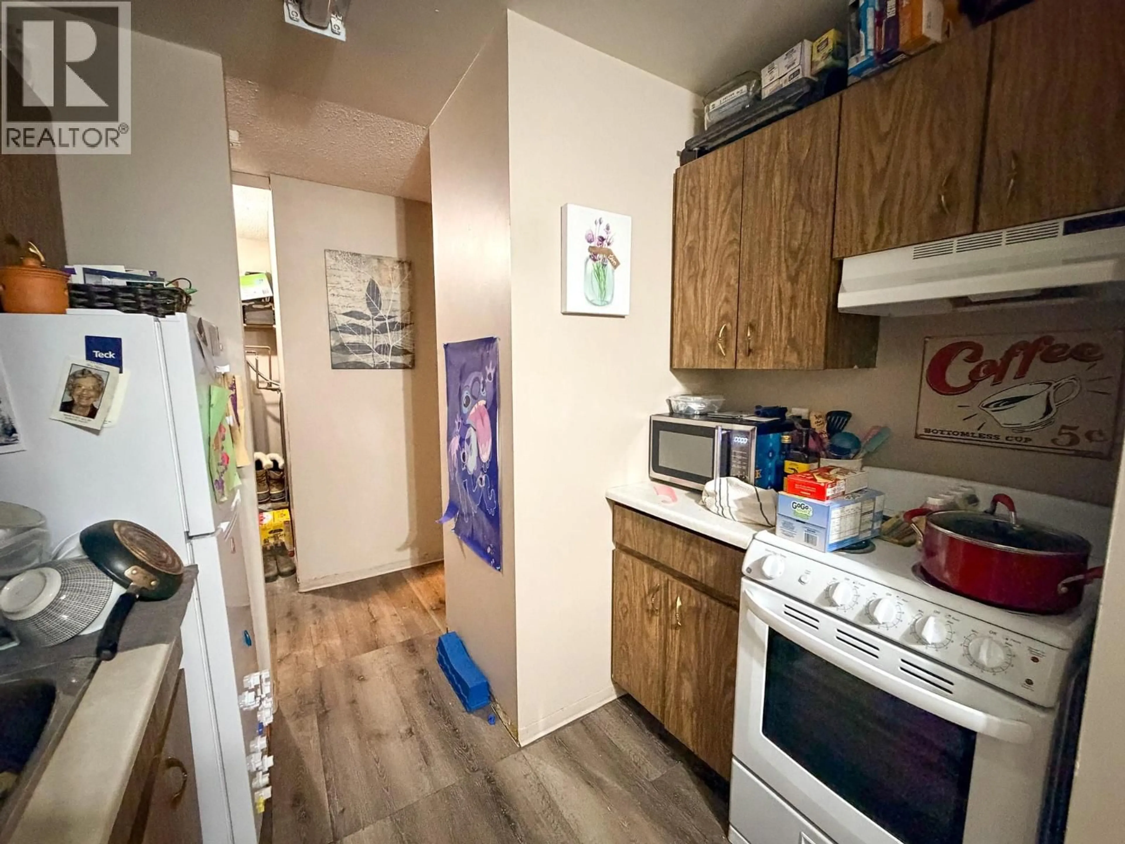 Standard kitchen, unknown for 303 - 1703 MENZIES STREET, Merritt British Columbia V1K1A6