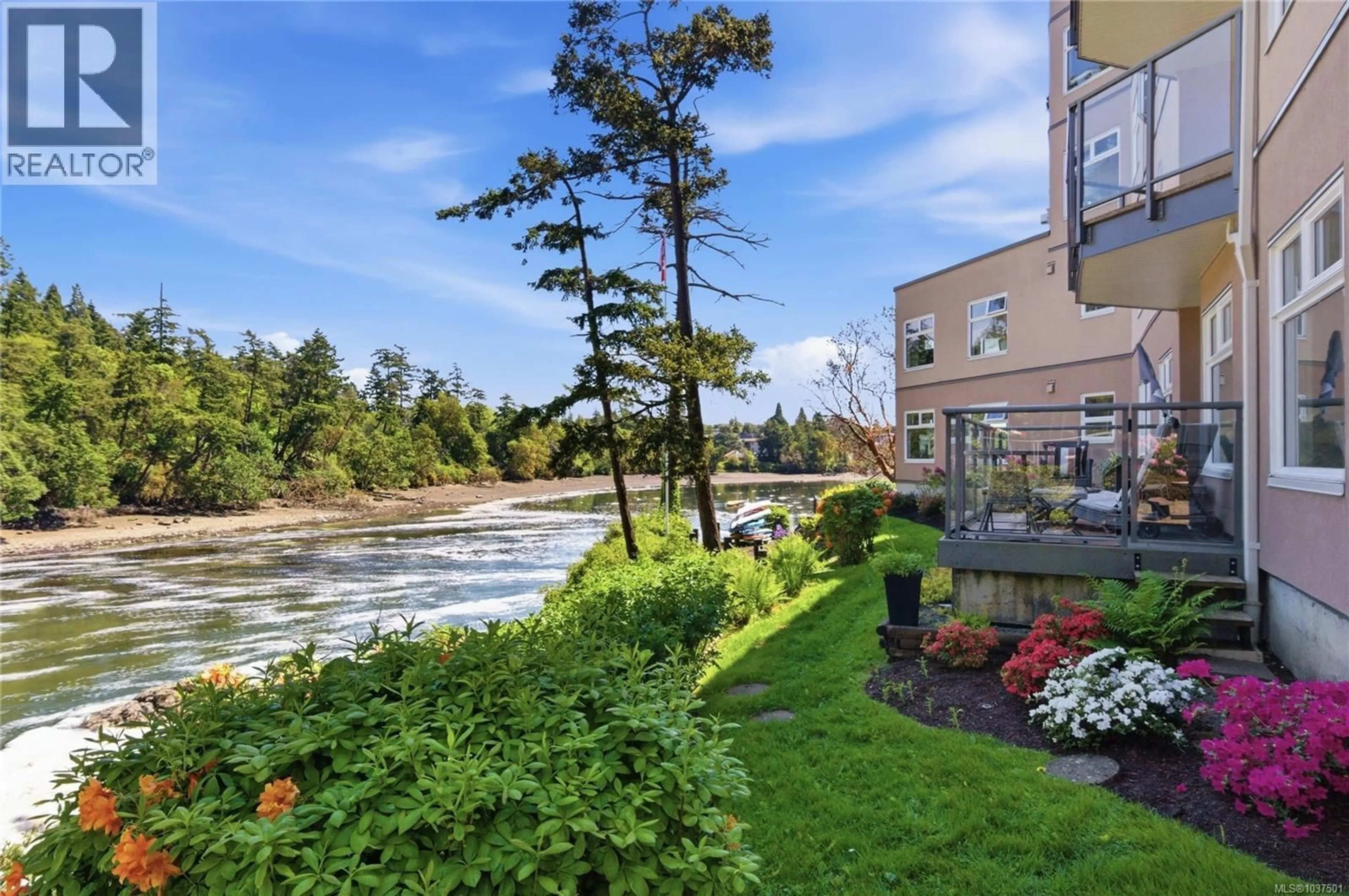 Patio, water/lake/river/ocean view for 5 - 1083 TILLICUM ROAD, Esquimalt British Columbia V9A7L7