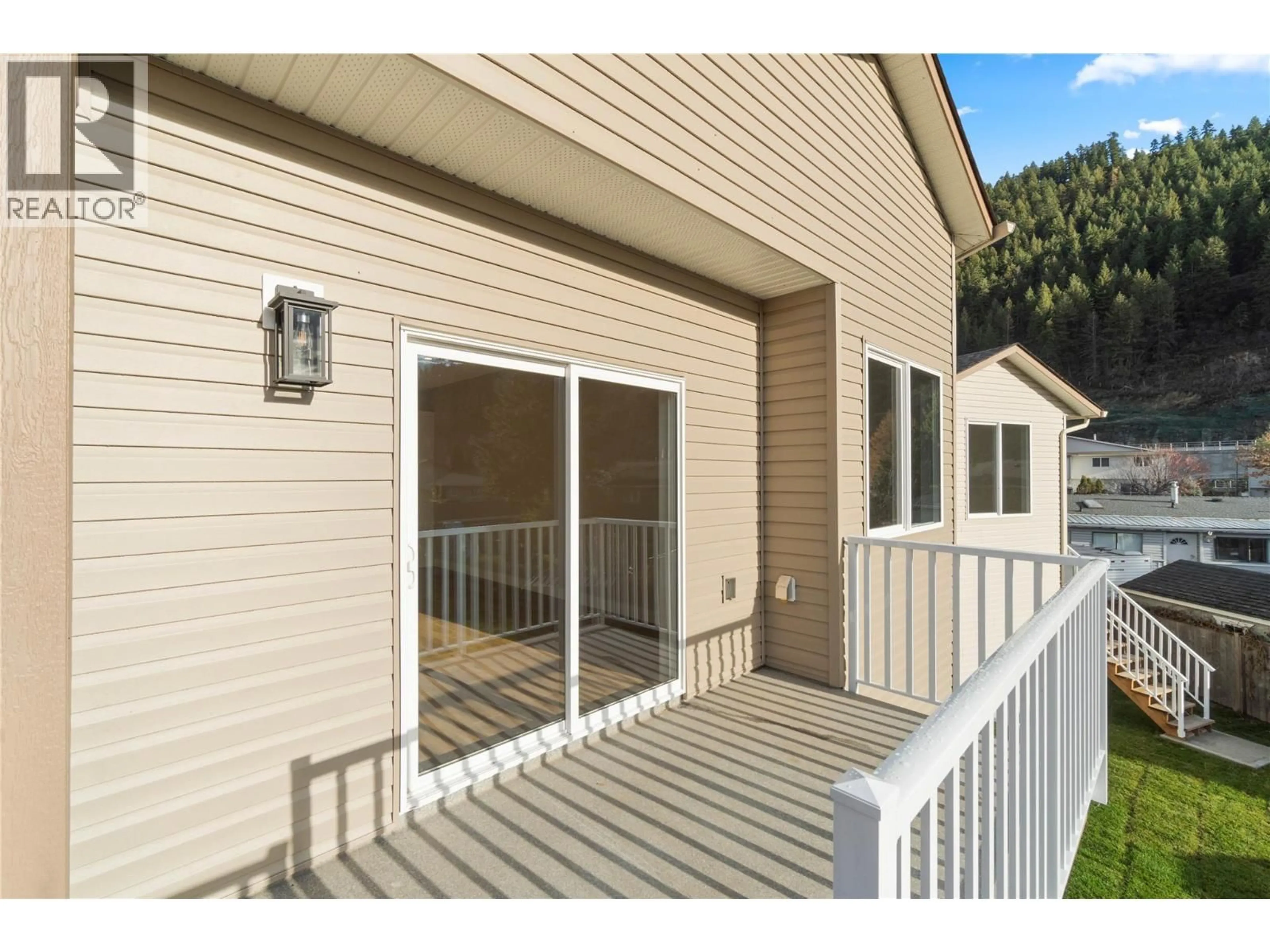 Home with vinyl exterior material, unknown for 302 BROOKE DRIVE, Chase British Columbia