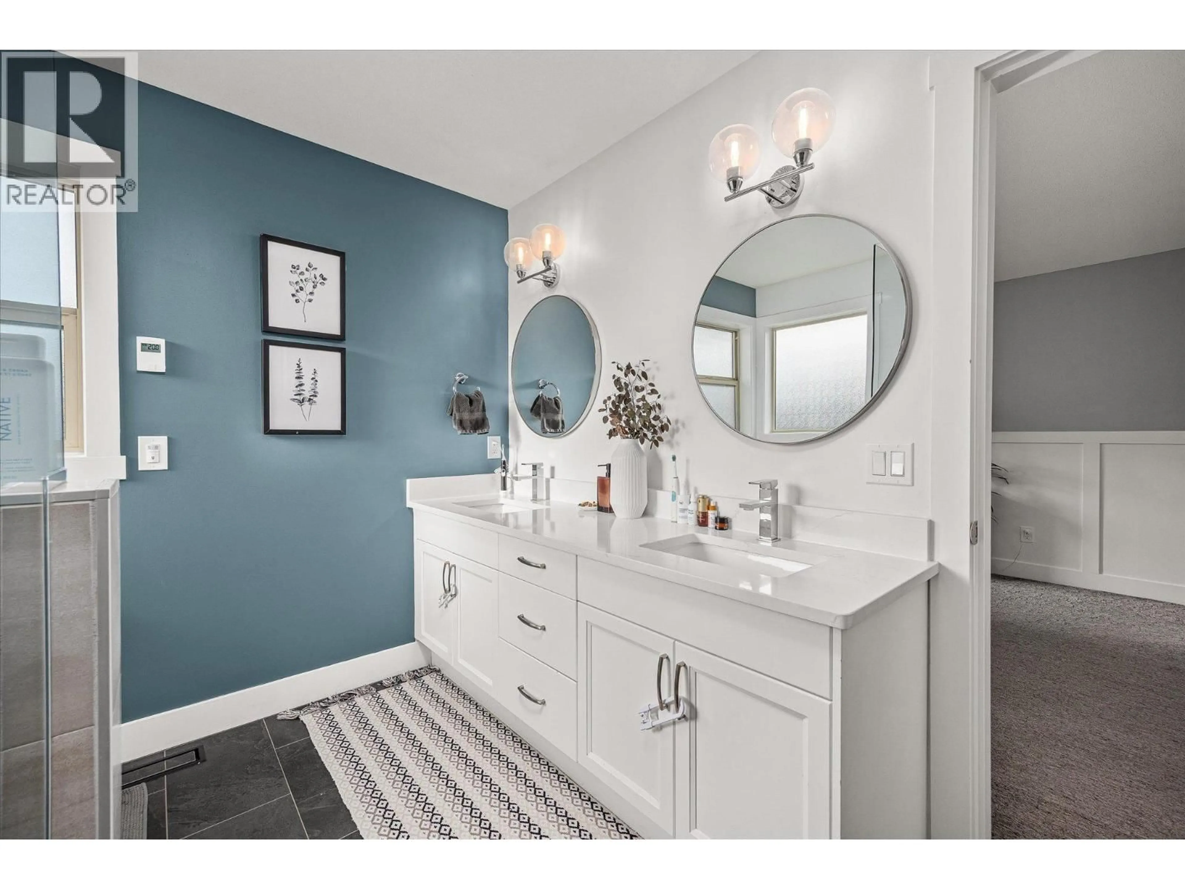 Contemporary bathroom, ceramic/tile floor for 5777 MOUNTAINSIDE DRIVE, Kelowna British Columbia V1W5H9