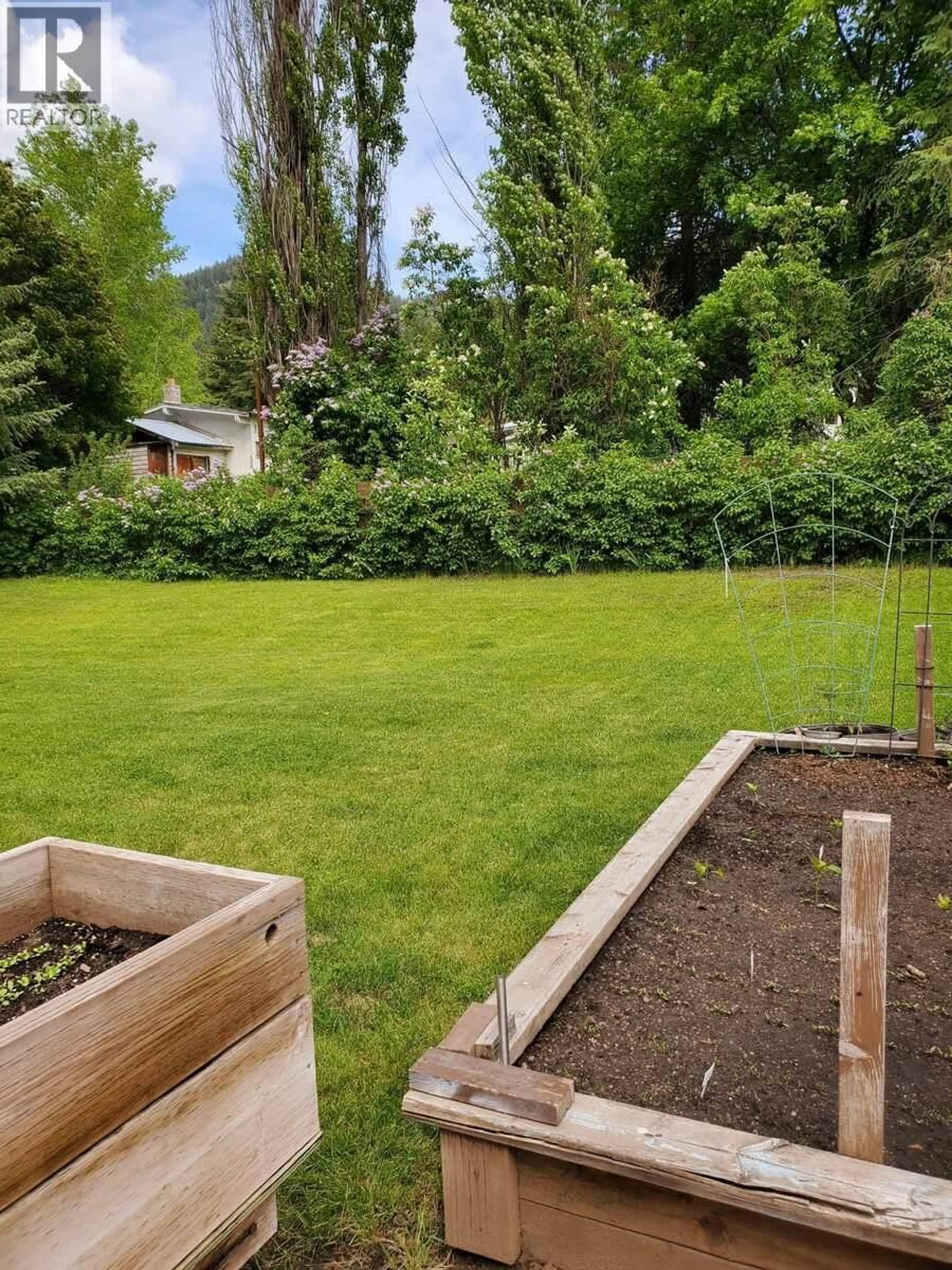 Patio, mountain view for 868 NORTH KIMBERLEY AVENUE, Greenwood British Columbia V0H1J0