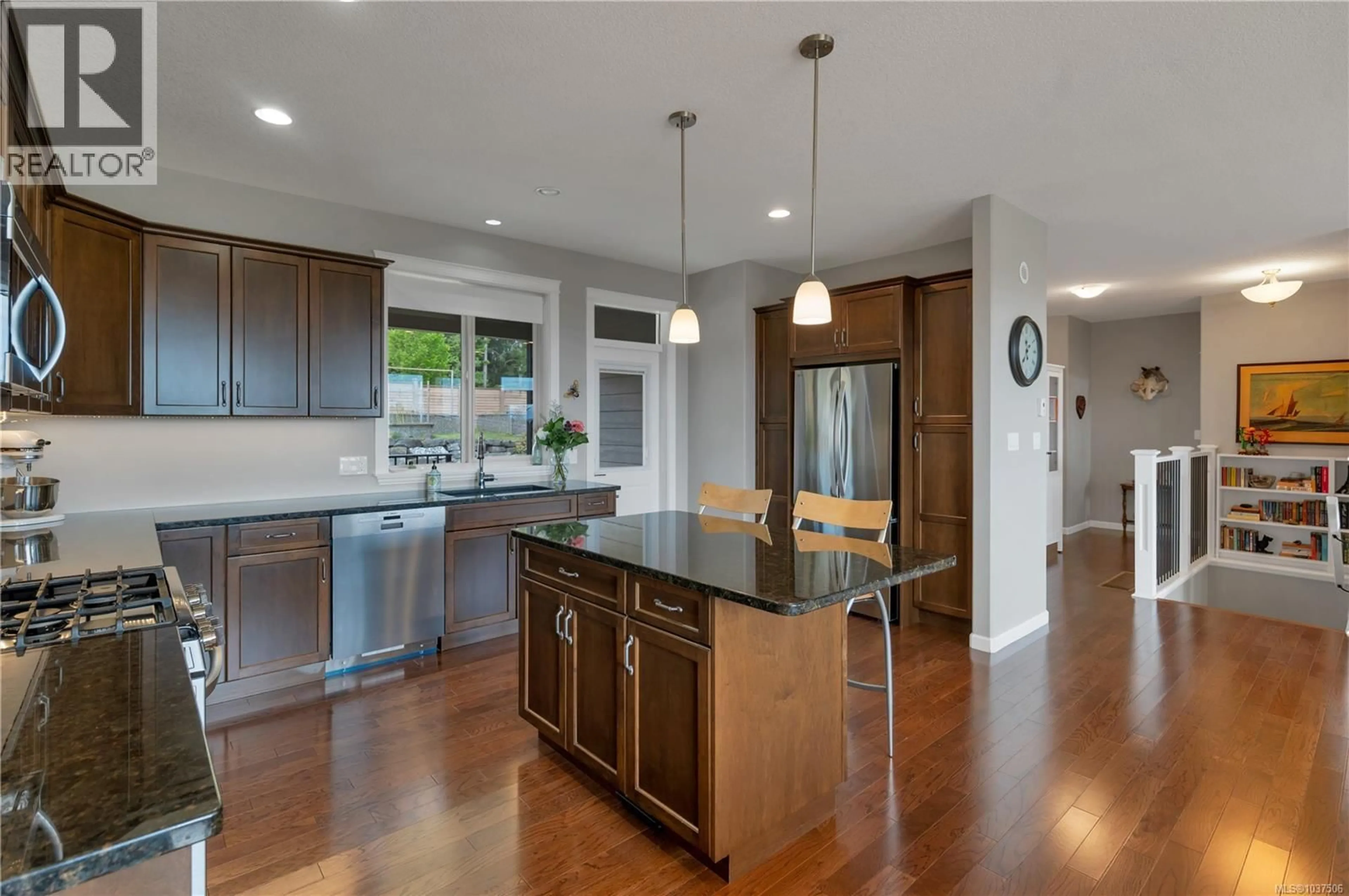 Open concept kitchen, unknown for 885 TIMBERLINE DRIVE, Campbell River British Columbia V9H0A8