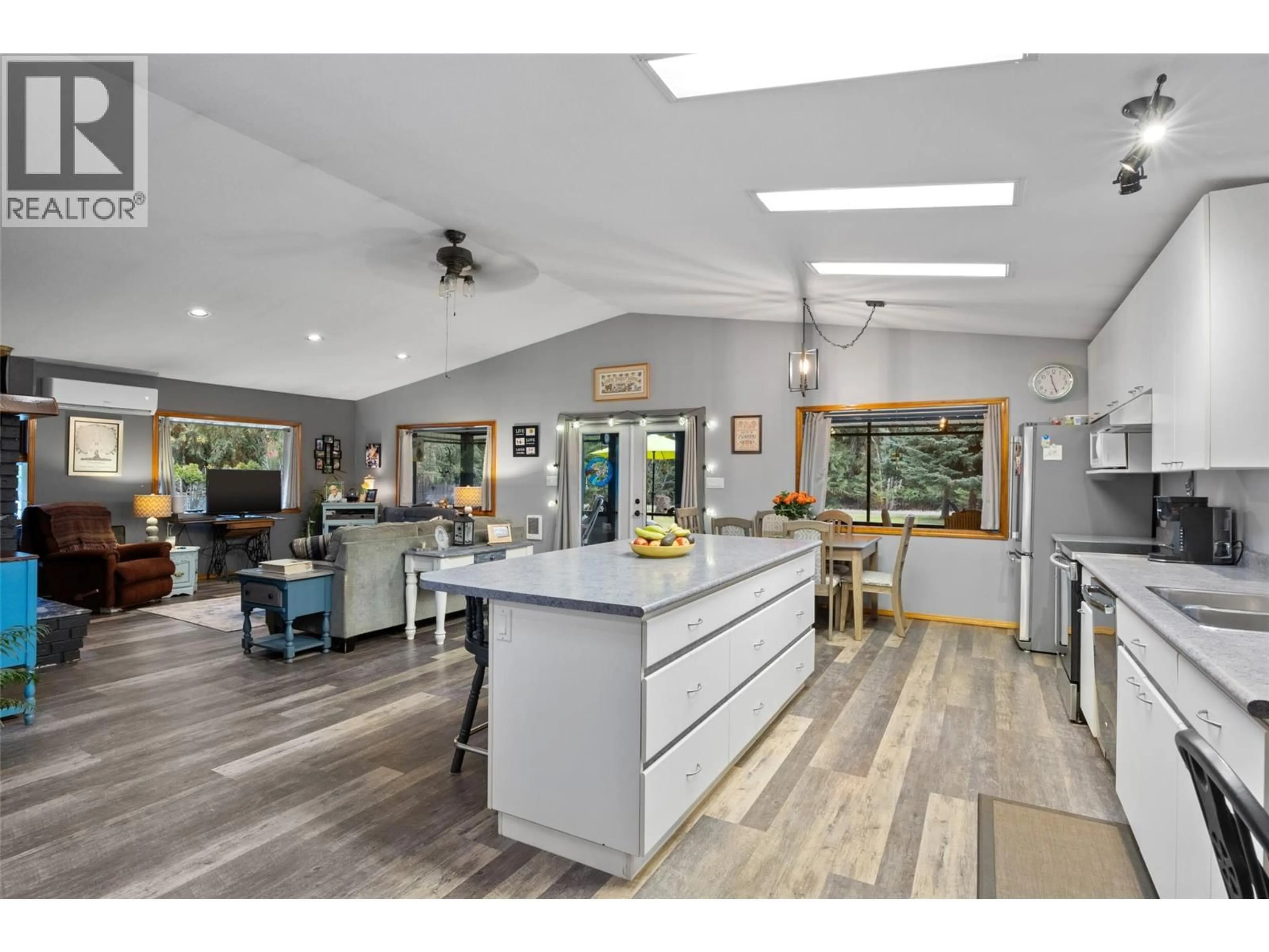 Open concept kitchen, unknown for 4061 SANTA ROAD, Scotch Creek British Columbia V0E1M5