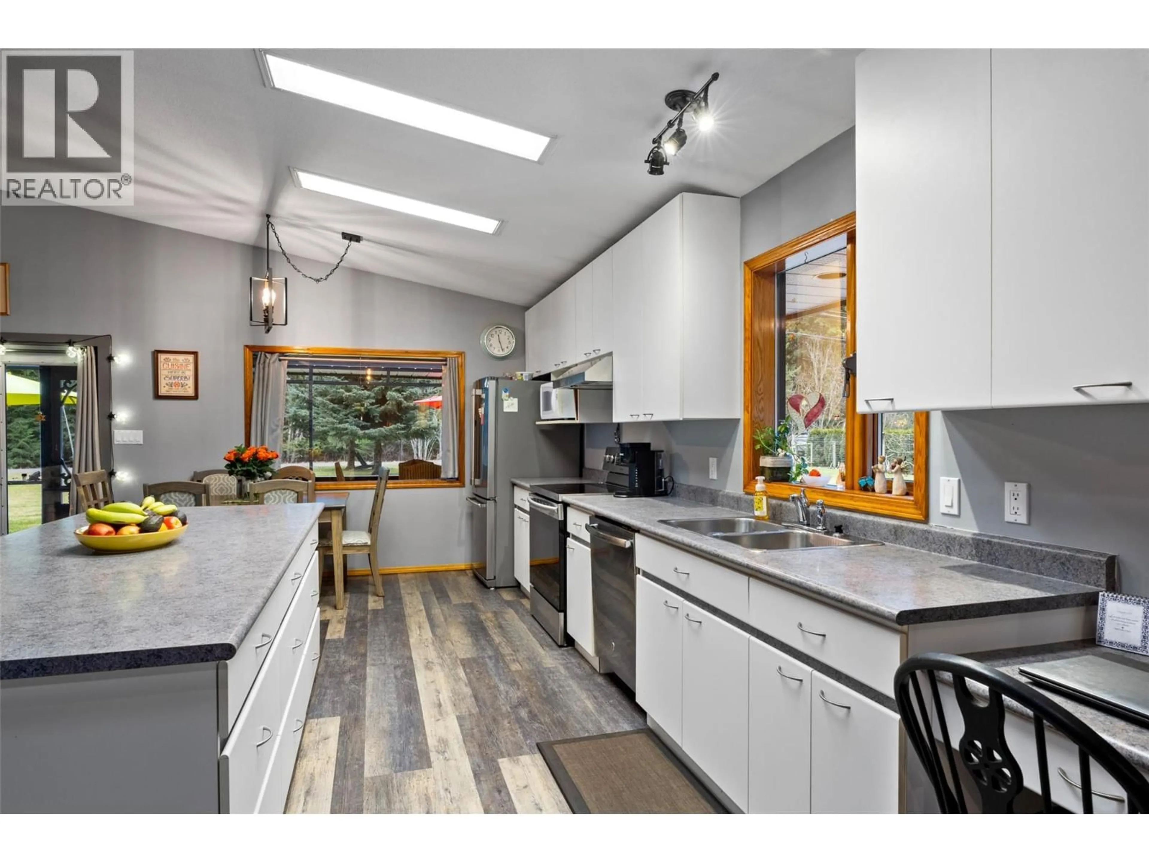 Open concept kitchen, unknown for 4061 SANTA ROAD, Scotch Creek British Columbia V0E1M5