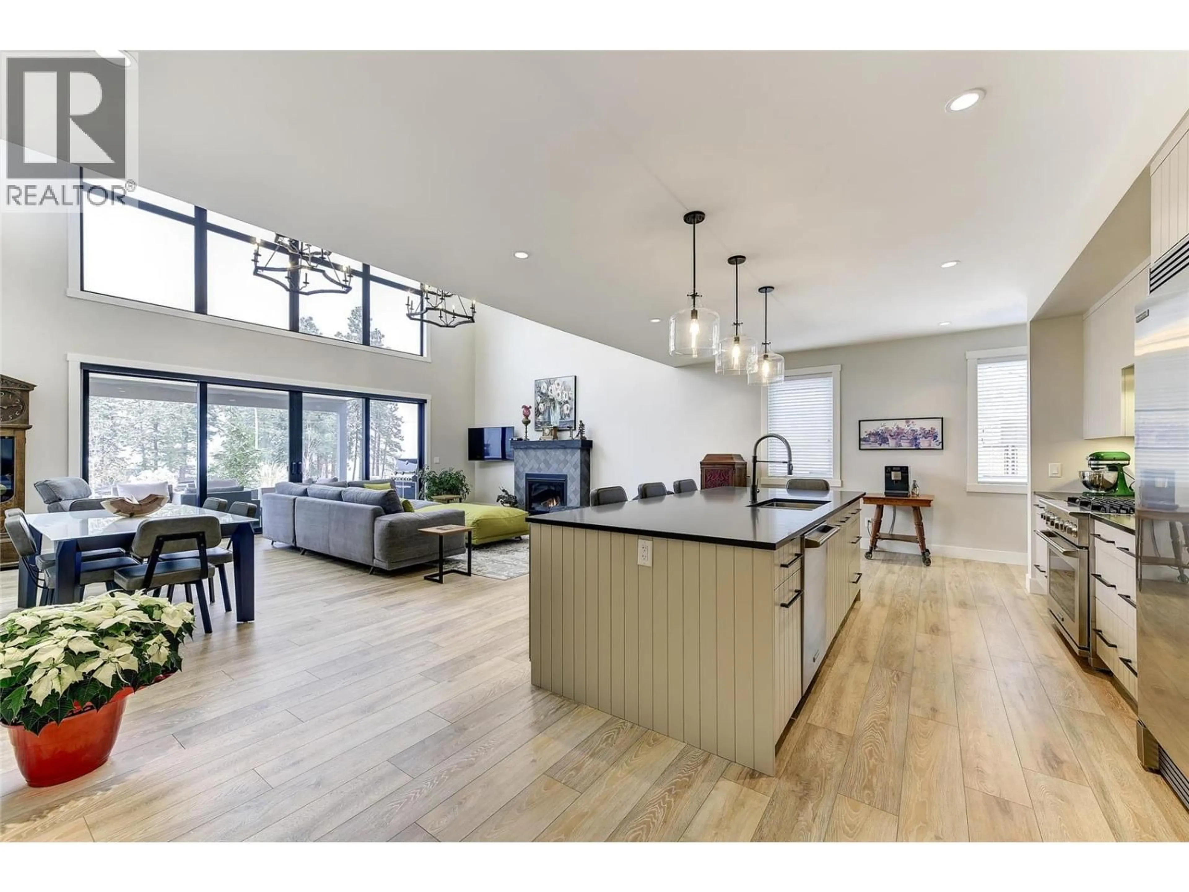 Open concept kitchen, unknown for 773 BARNABY ROAD, Kelowna British Columbia V1W4N9