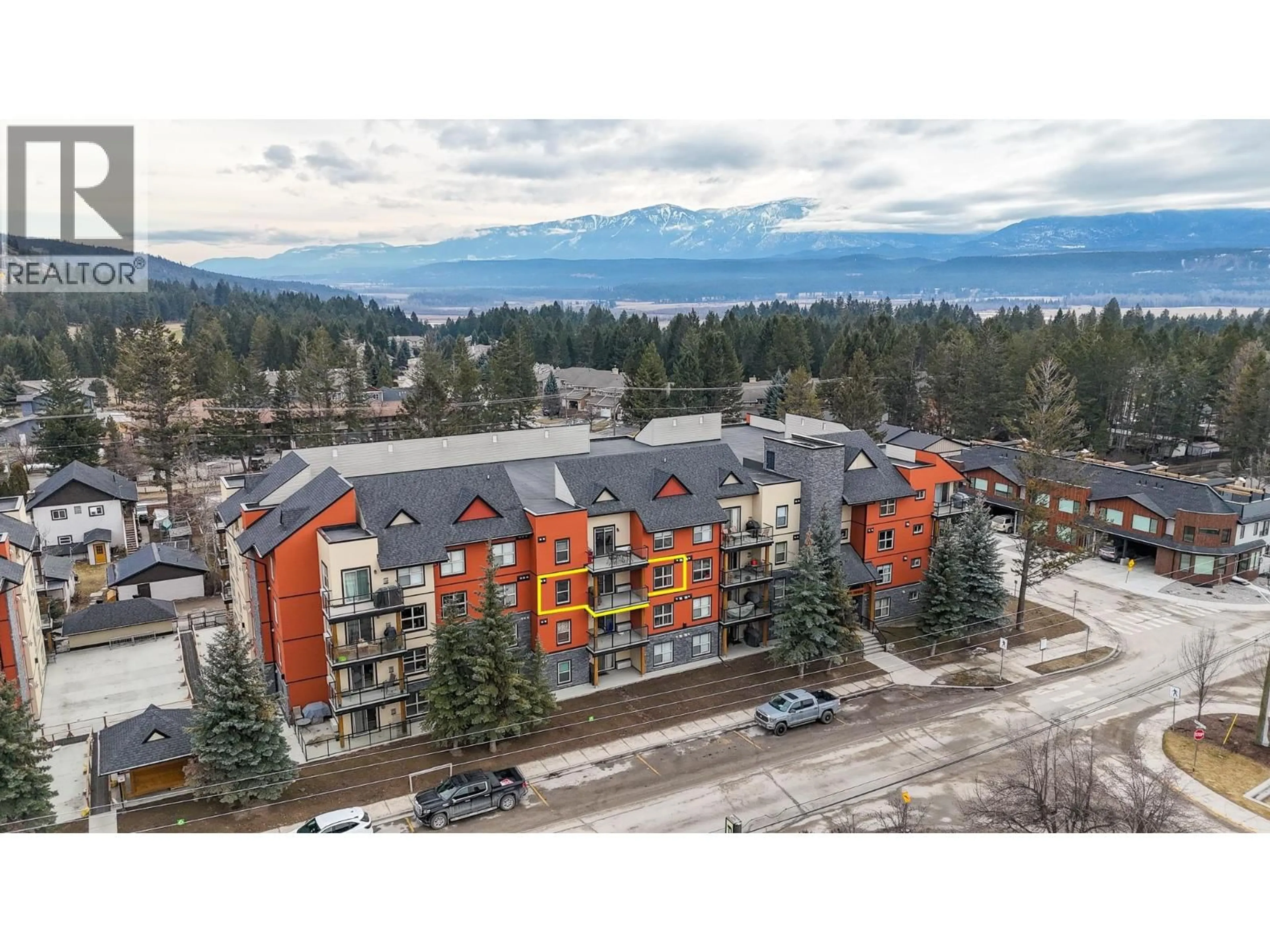 A pic from outside/outdoor area/front of a property/back of a property/a pic from drone, mountain view for 307 - 4874 STANLEY STREET, Radium Hot Springs British Columbia V0A1M0
