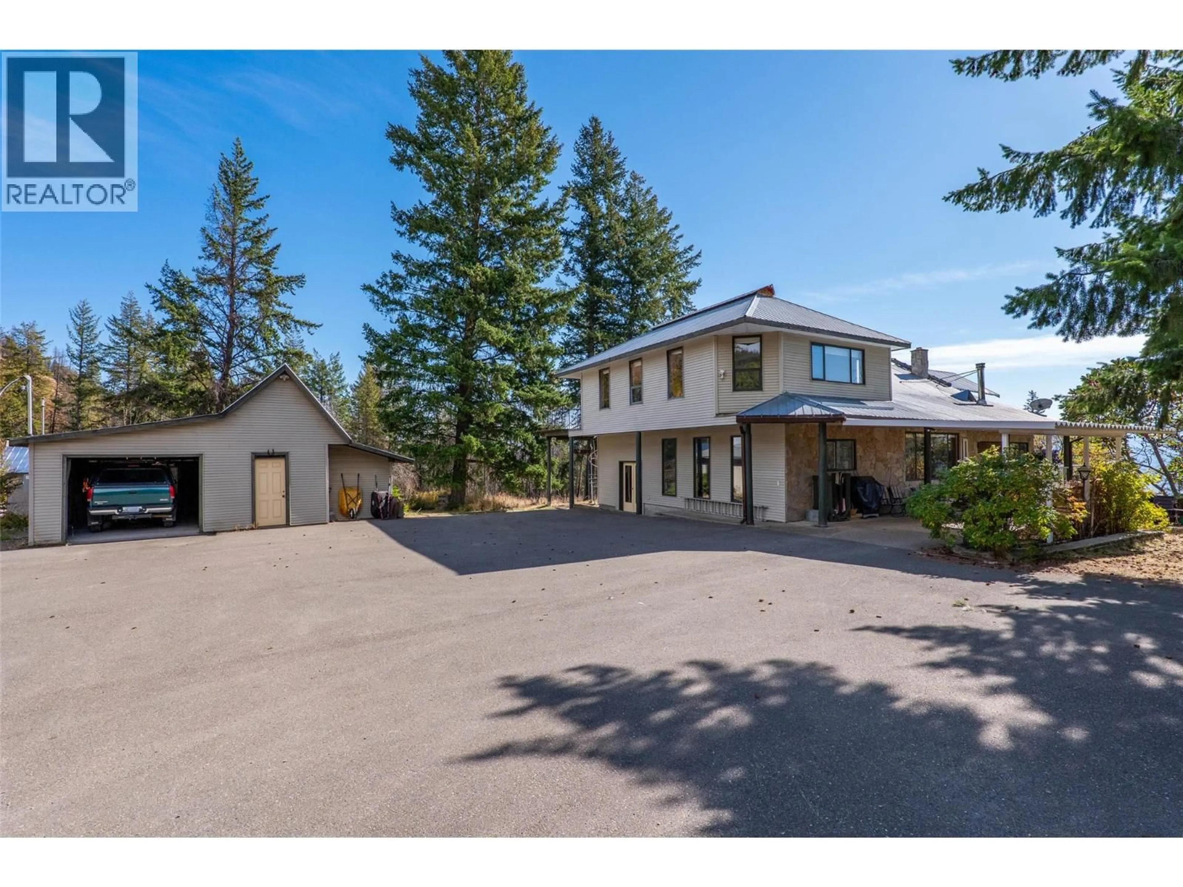 A pic from outside/outdoor area/front of a property/back of a property/a pic from drone, unknown for 1722 LEE CREEK DRIVE, Lee Creek British Columbia V0E1M4