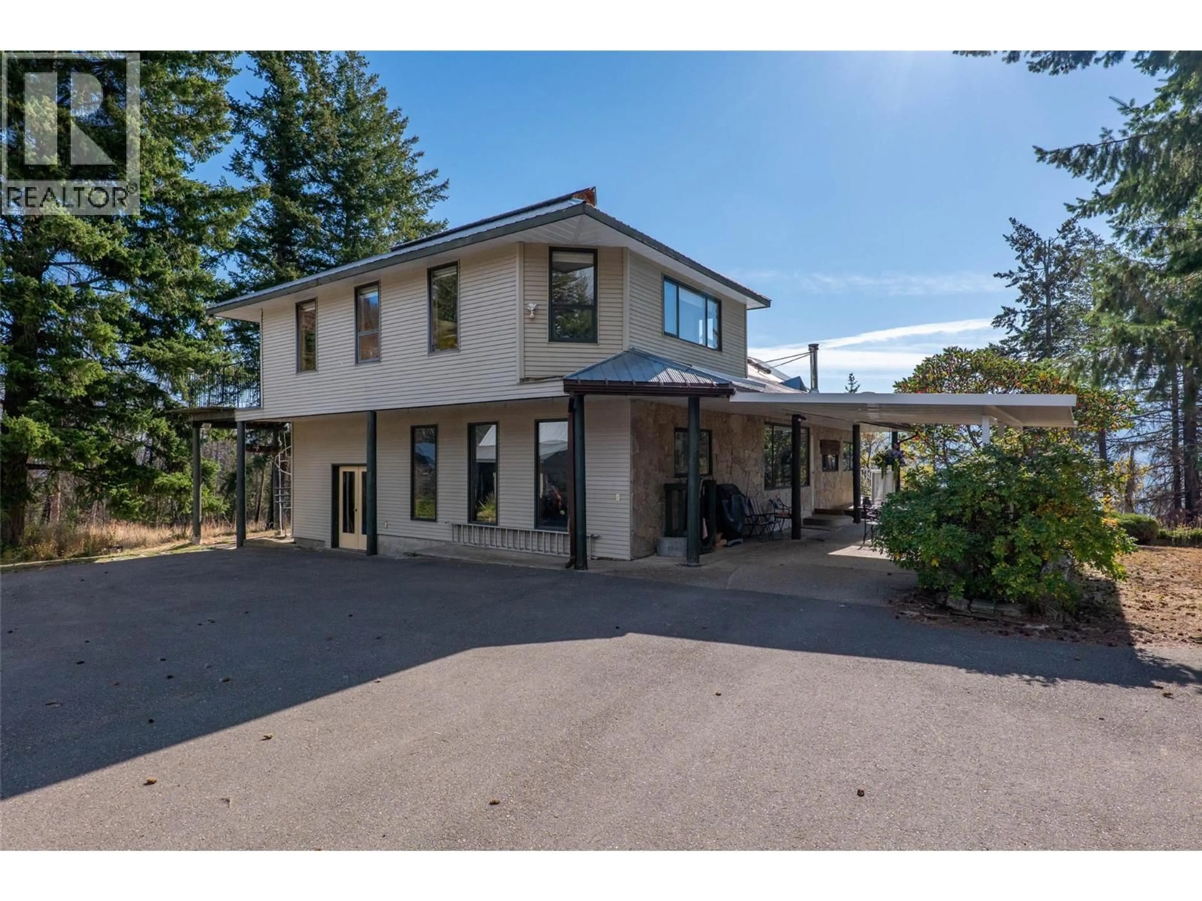 A pic from outside/outdoor area/front of a property/back of a property/a pic from drone, building for 1722 LEE CREEK DRIVE, Lee Creek British Columbia V0E1M4