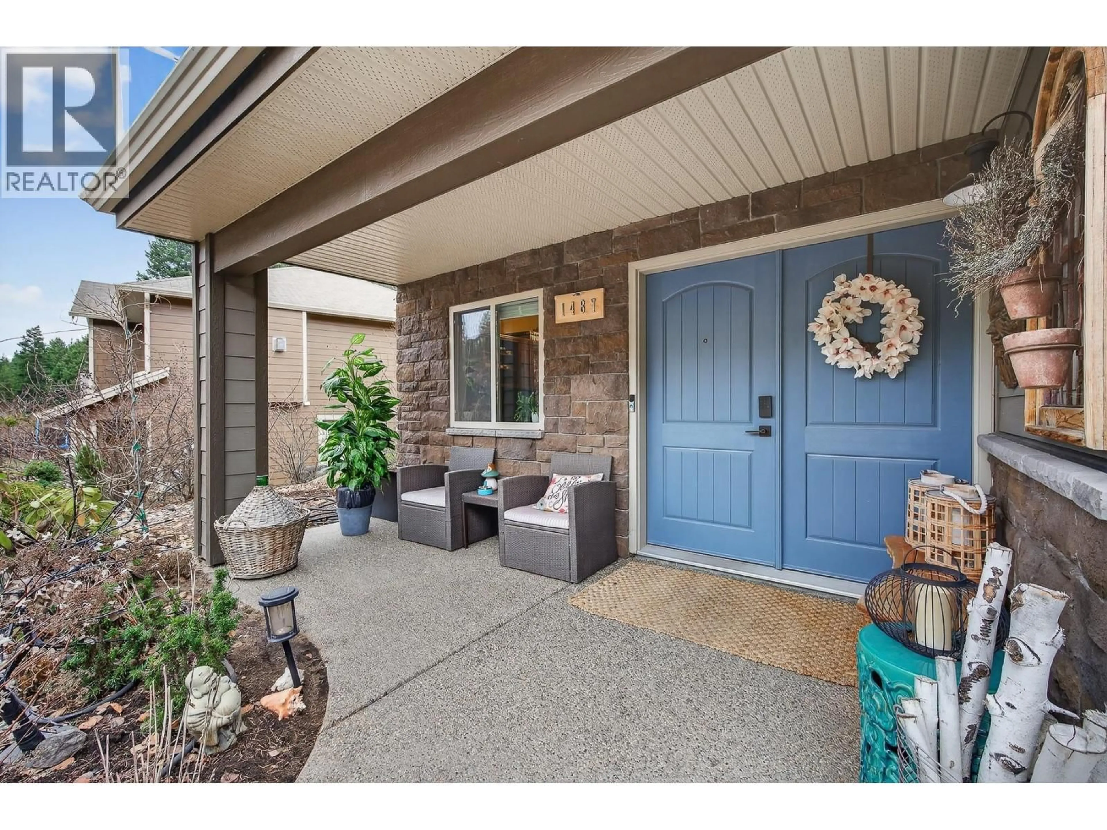Indoor entryway for 1487 ROSEWOOD DRIVE, West Kelowna British Columbia V1Z4B5