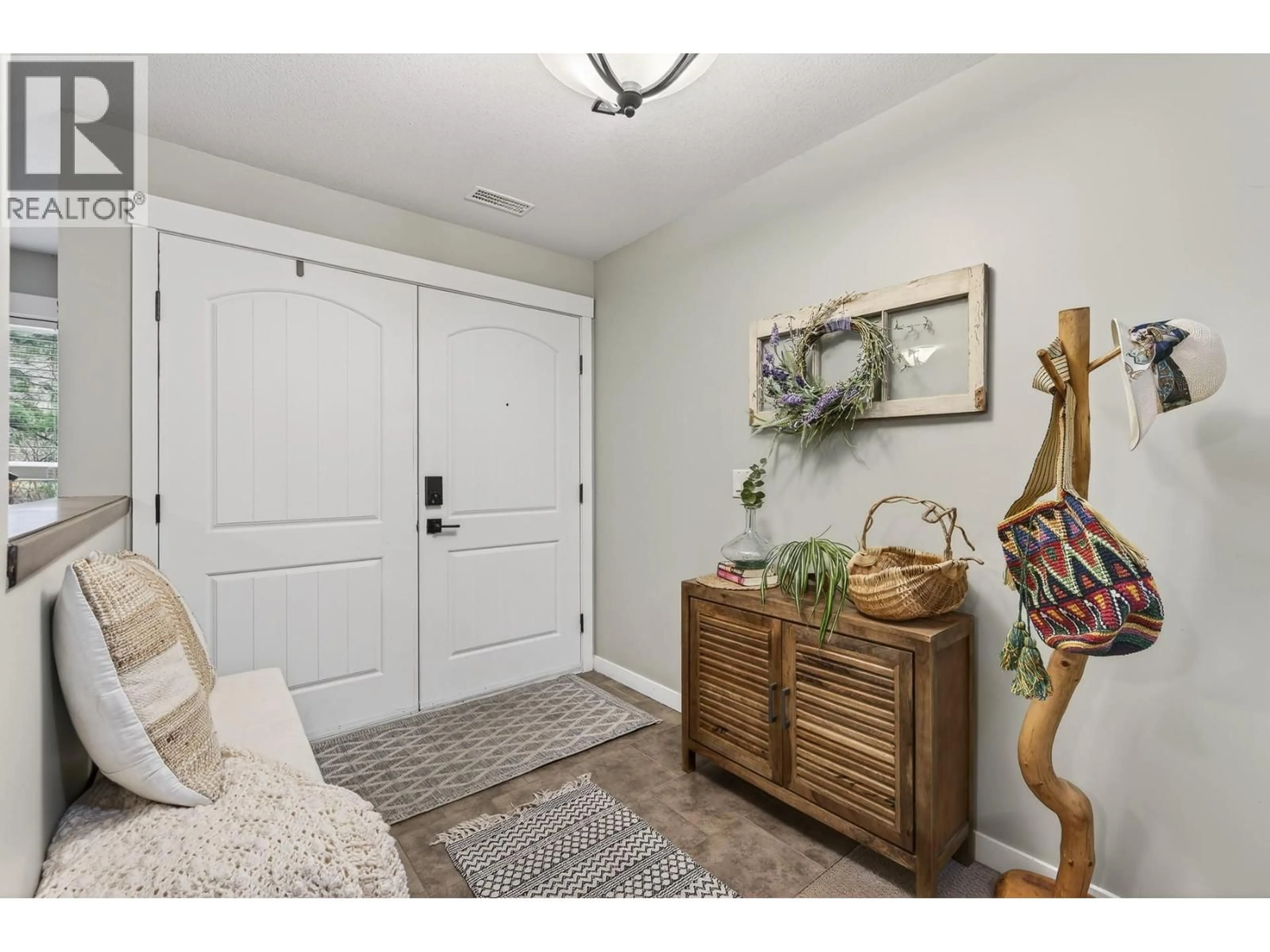 Indoor entryway for 1487 ROSEWOOD DRIVE, West Kelowna British Columbia V1Z4B5