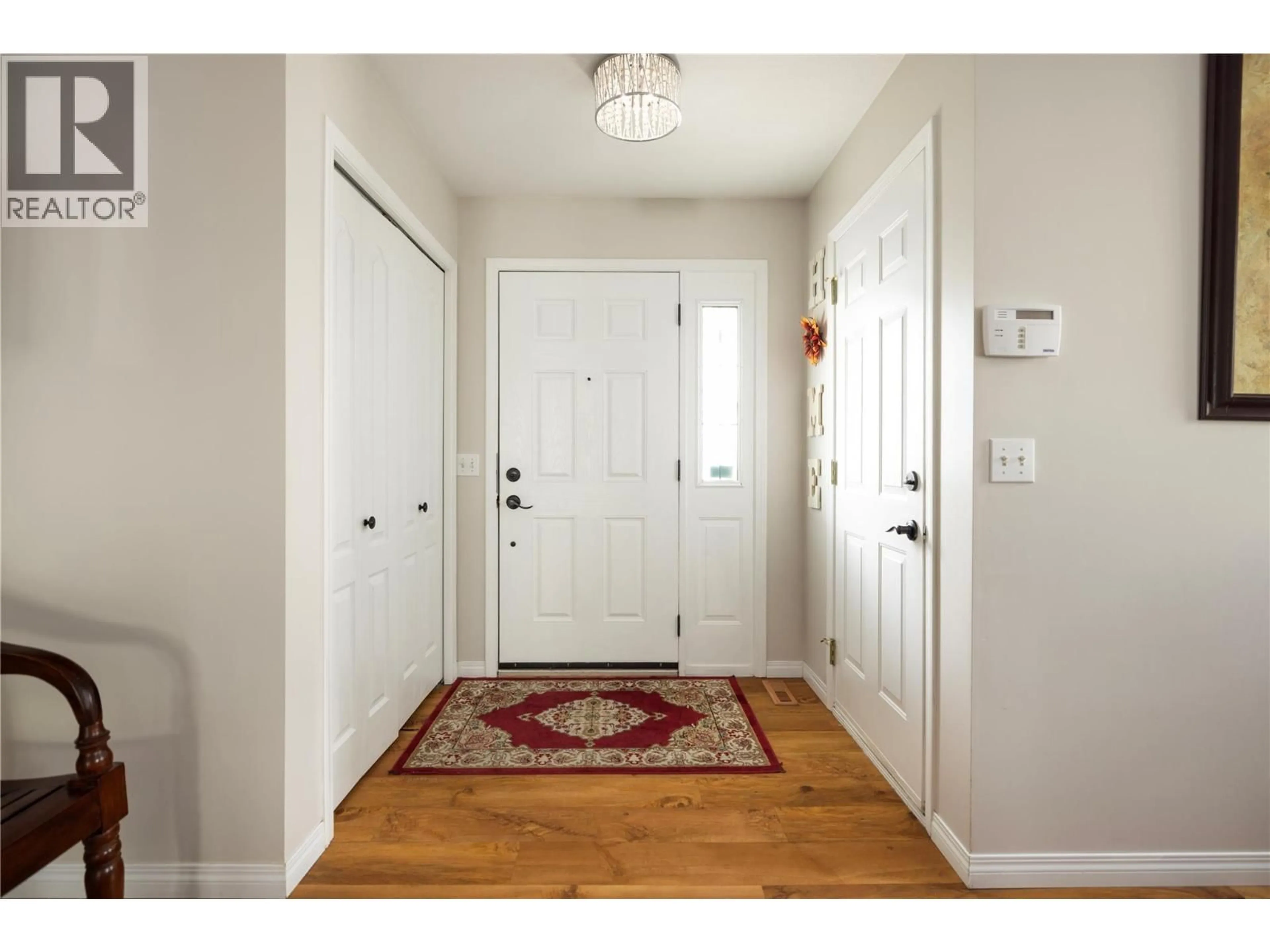 Indoor entryway for 5780 TERN PLACE, Vernon British Columbia V1H1R2