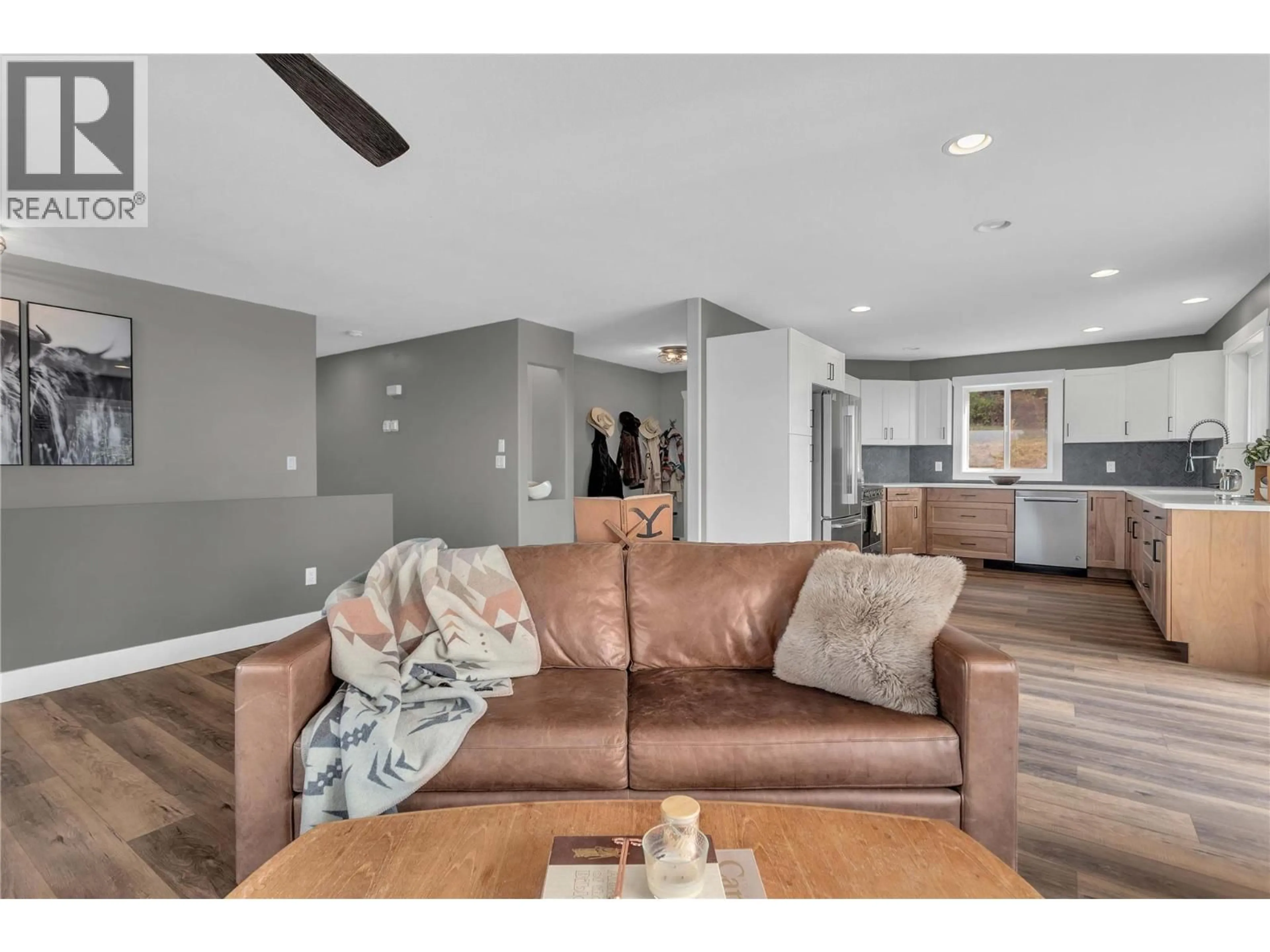 Living room with furniture, unknown for 6011 OYAMA LAKE ROAD, Lake Country British Columbia V4V2C9