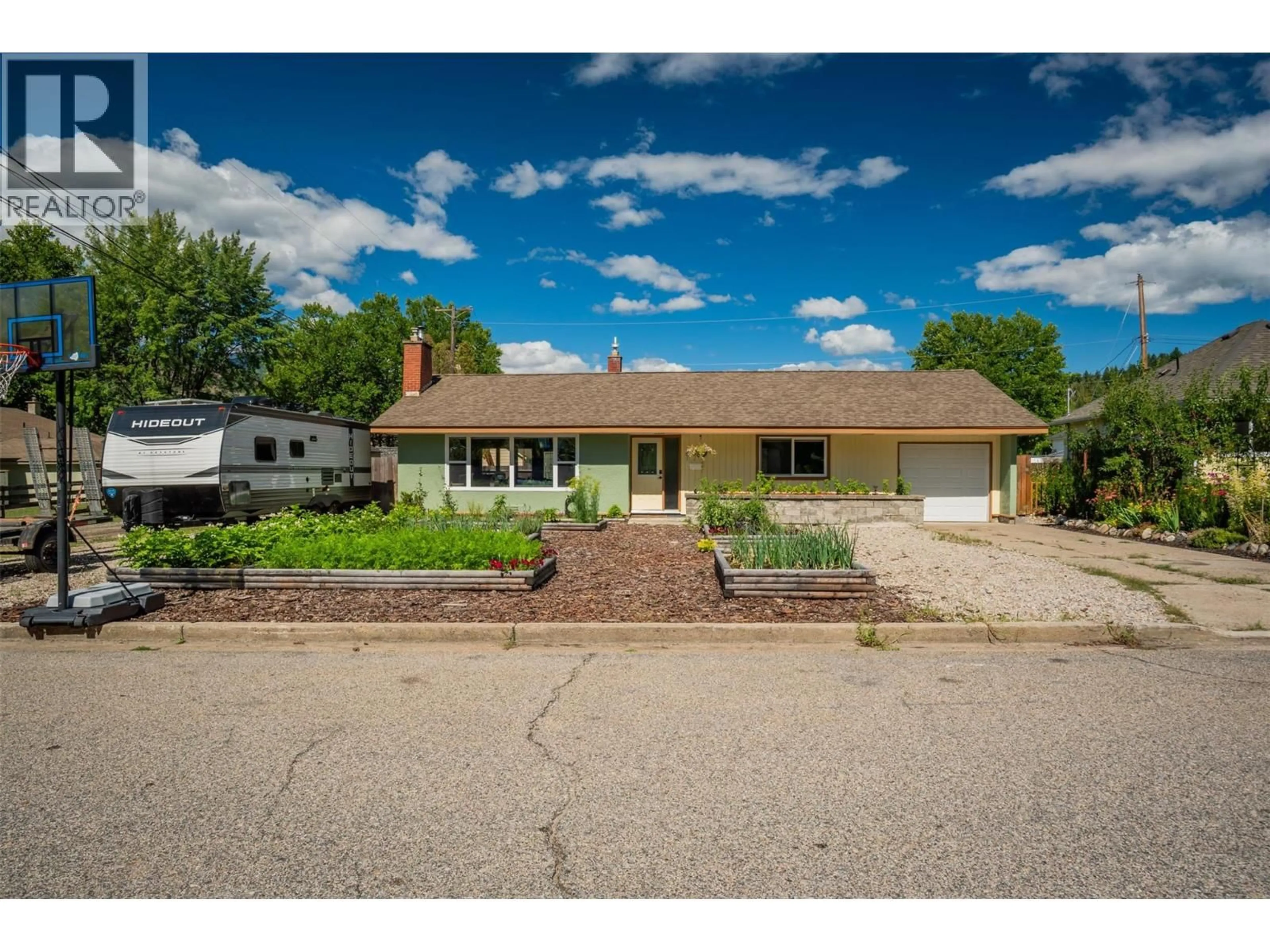 Unknown for 301 SYLVIA CRESCENT, Trail British Columbia V1R1A4