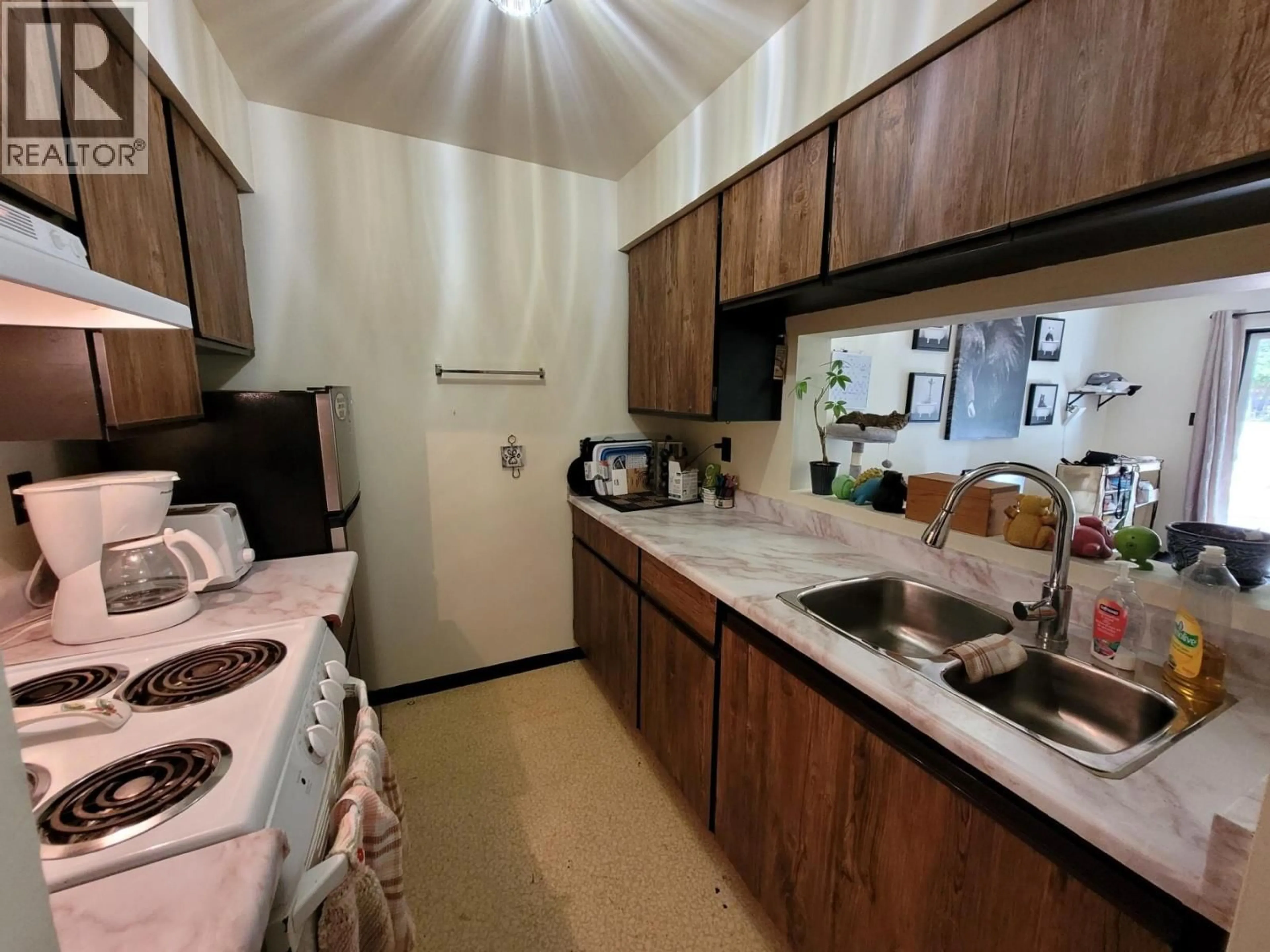 Standard kitchen, unknown for 114 - 501 ELK STREET, Elkford British Columbia V0B1H0
