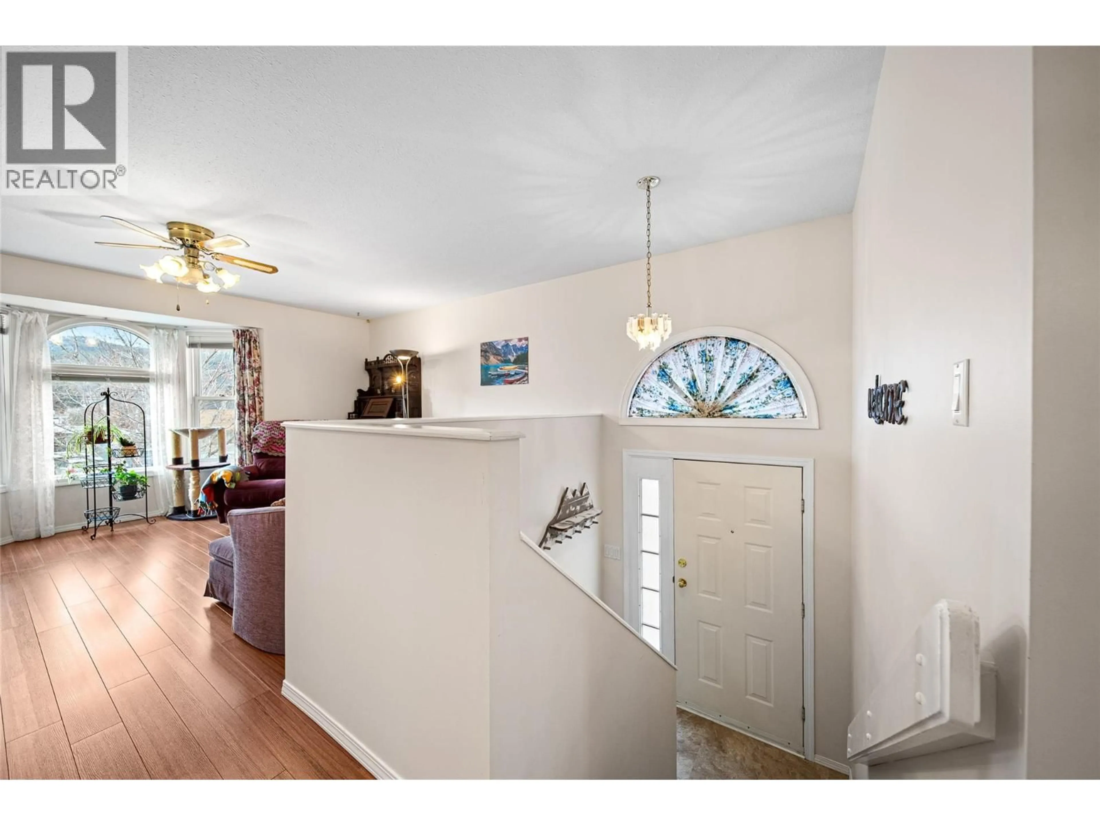 Indoor entryway for 1 - 1717 GRANITE AVENUE, Merritt British Columbia V1K1B8