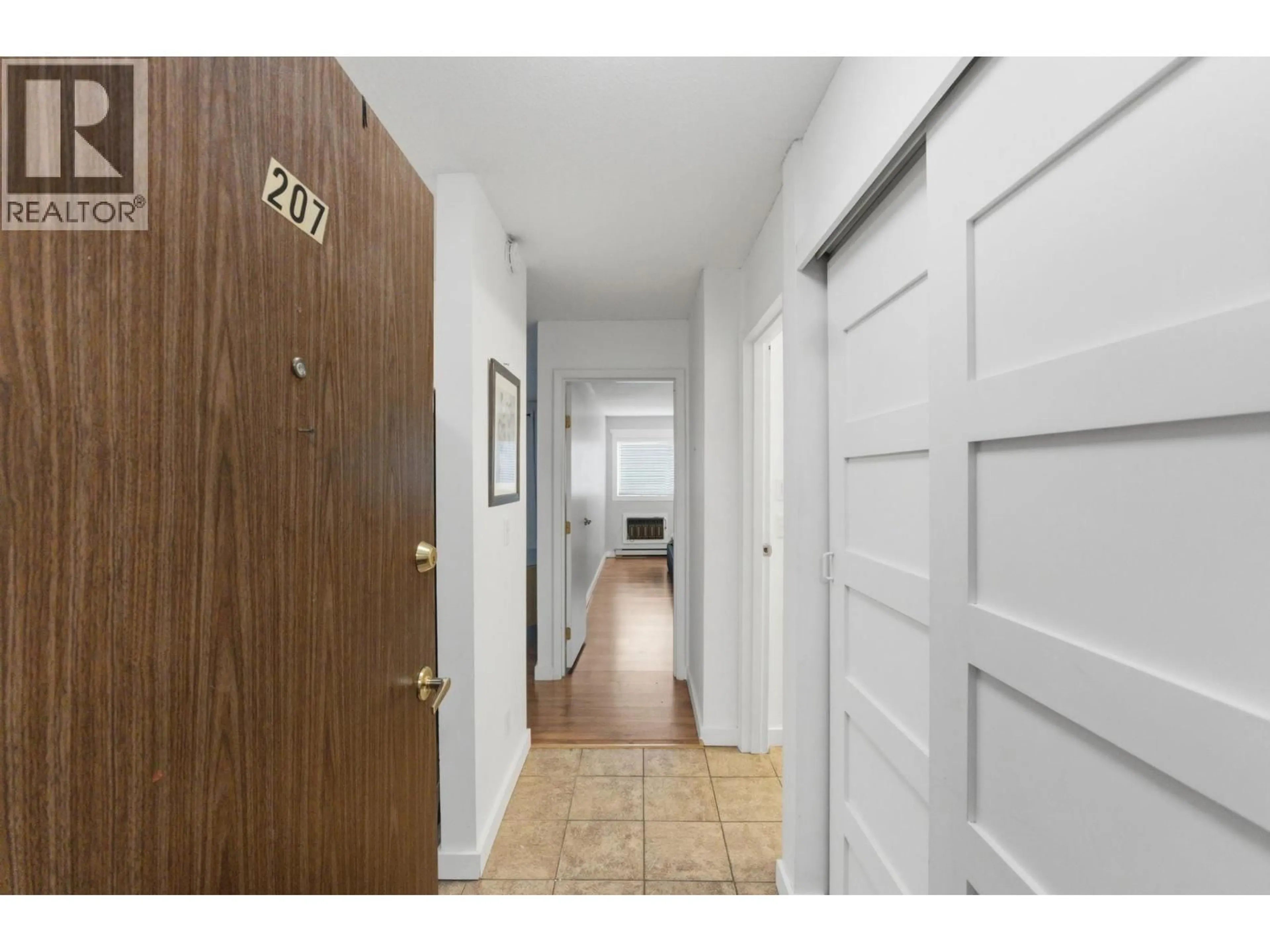 Indoor entryway for 207 - 445 ALL STAR COURT, Kelowna British Columbia V1X5N7